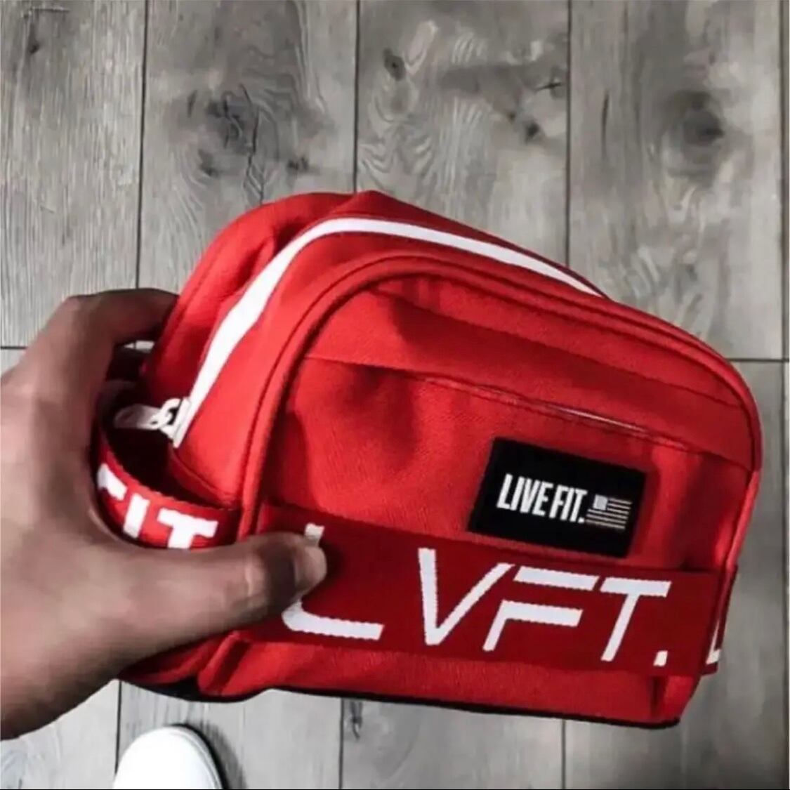 LIVE FIT ポーチ RED