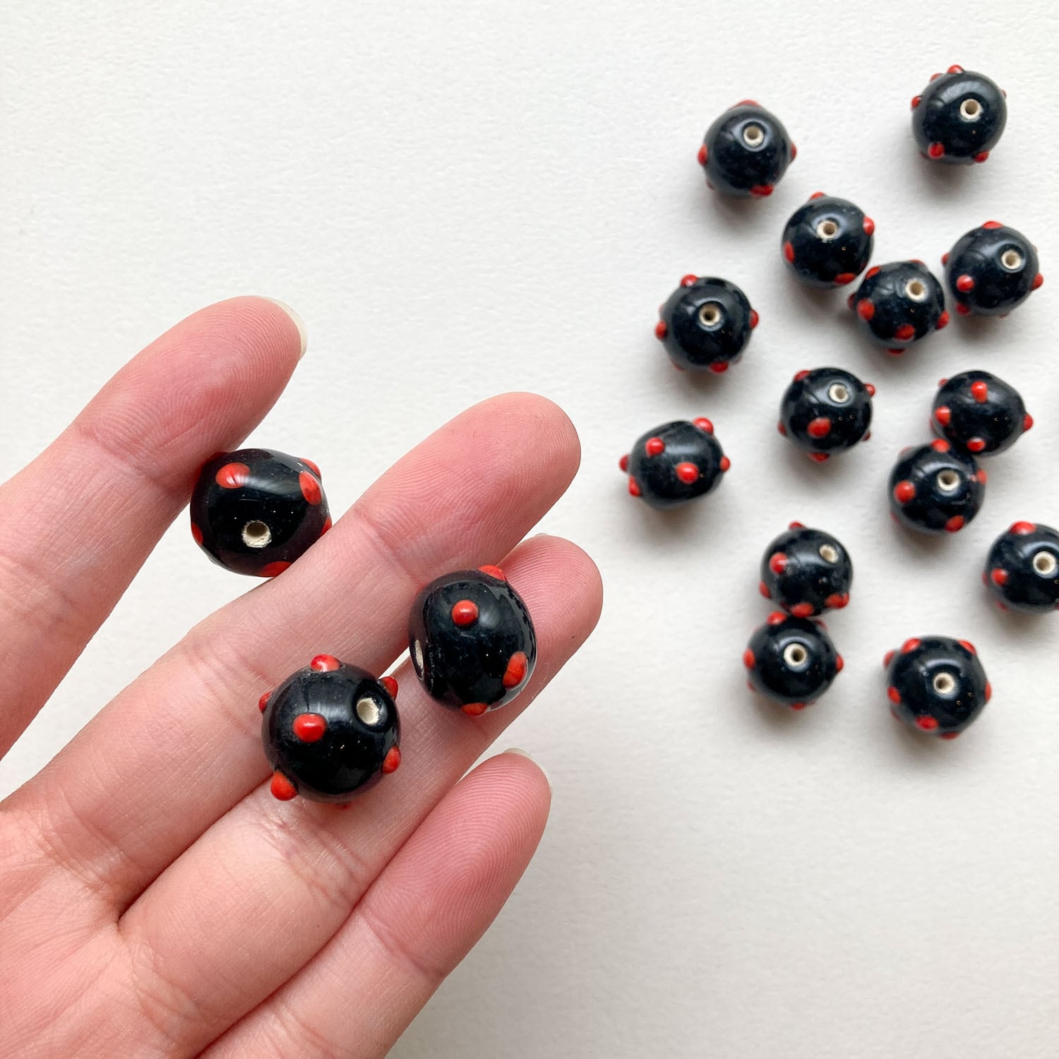 立体ドット模様のインドガラスビーズパック（4p） | Dua-アクセサリー