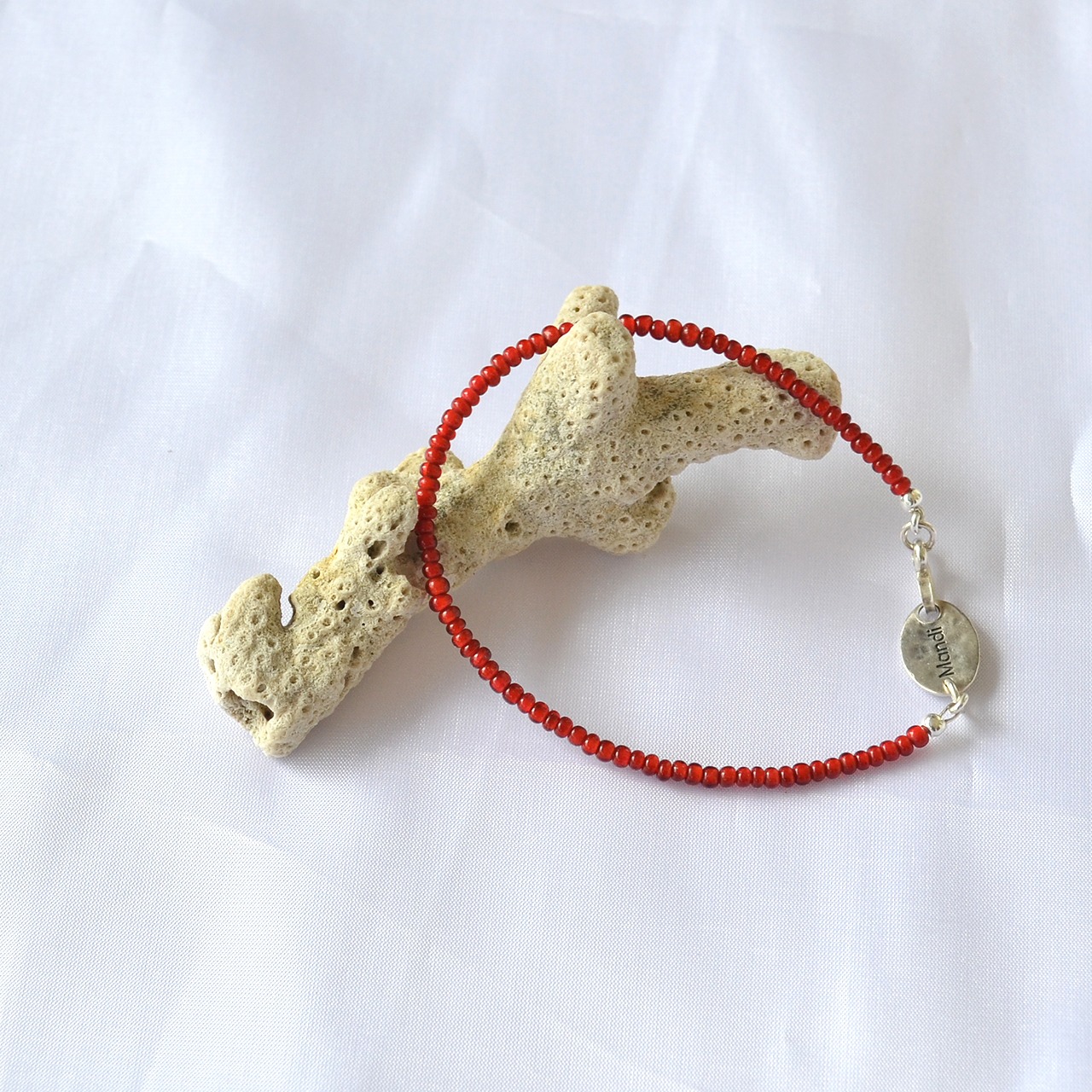 Mandi/マンディ Small A.Beads Bracelet(Red)