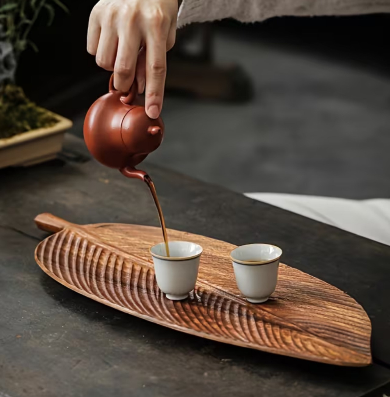 【天然木リーフトレイ】北欧風 木製プレート おしゃれ 茶器 おぼん 撮影用に最適