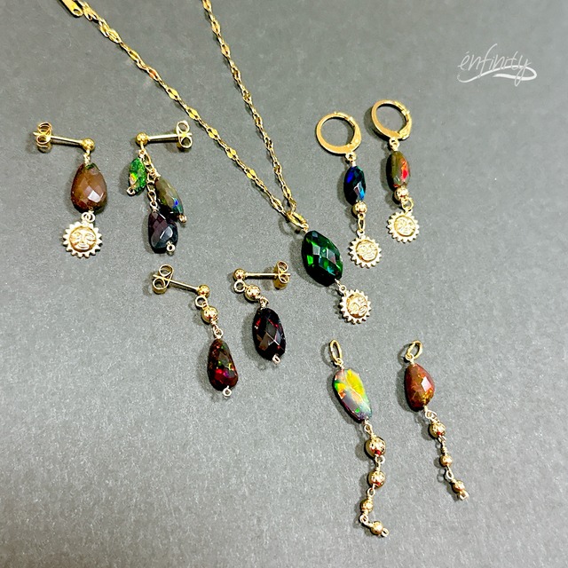 【耳飾り】オパールの王様！ギラギラ遊食　ブラックオパール&太陽デザイン