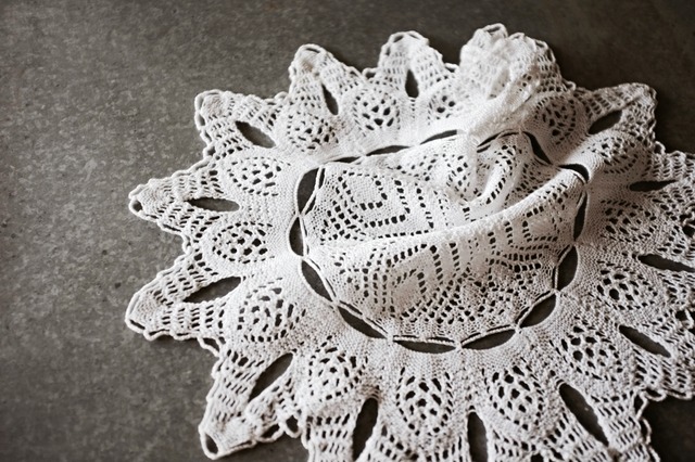 フランス 33c 幾何学の愛好者へ ハ長調的レースドイリーc ヴィンテージ