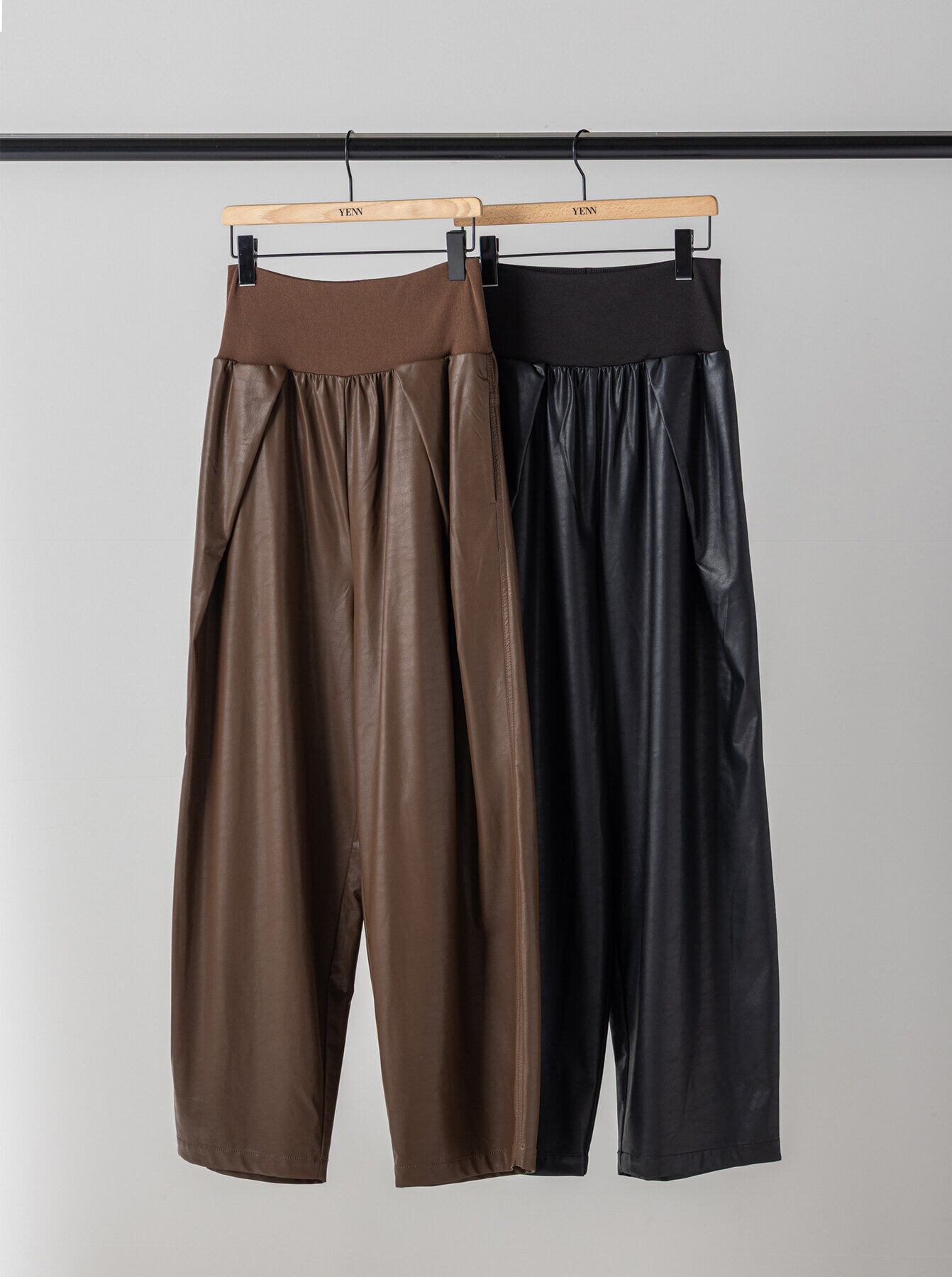 【11月上旬〜中旬入荷次第お届けのご予約】RIB FAUX LEATHER PT Y264-31117 36, 38 Y264-31117