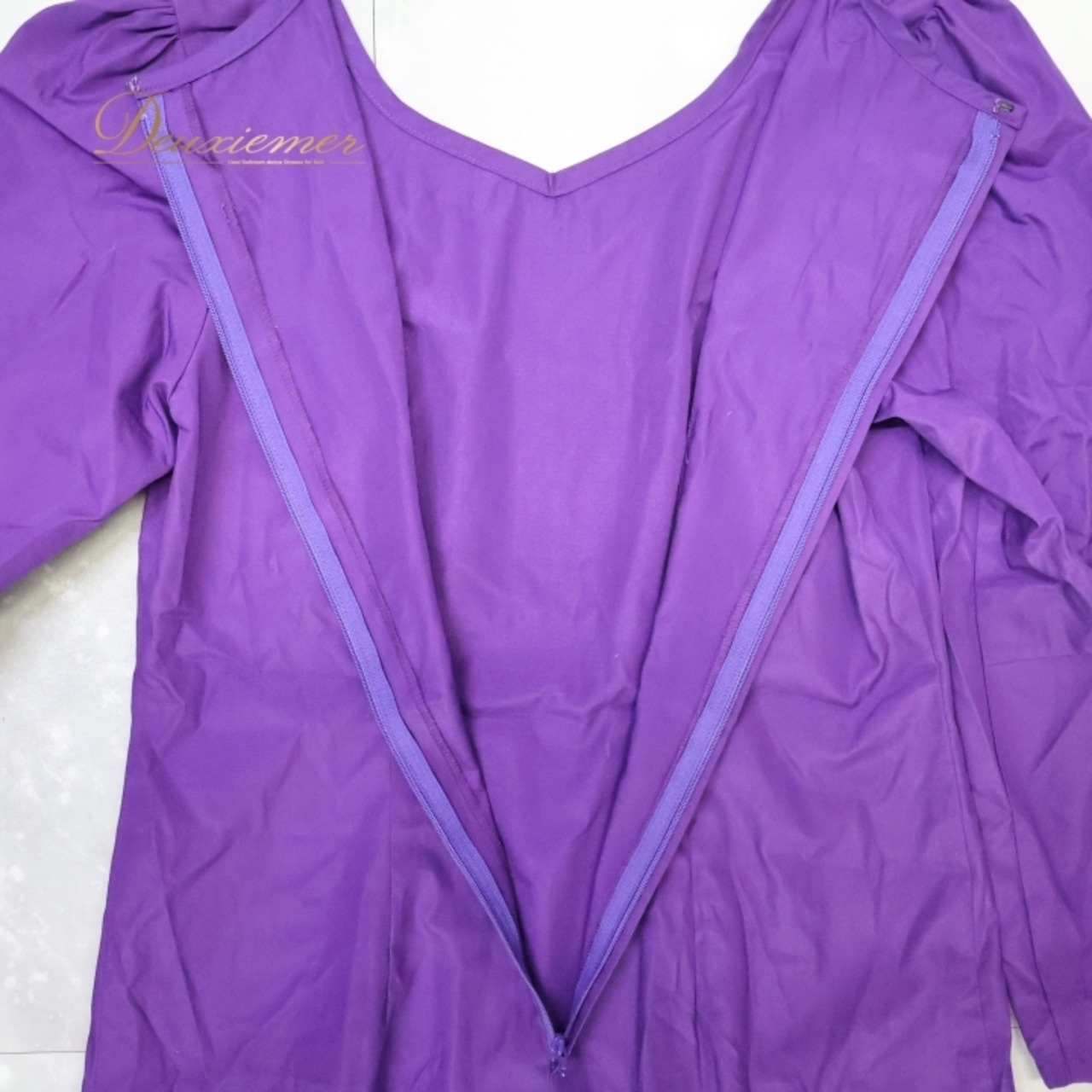 フラダンス 衣装 ワンピース ドレス パープル系 ワンカラー 無地 長袖 フリル シンプル 華やか 鮮やか きれい 上品 かわいい 大人っぽい 紫 ハワイアン アロハ ハワイアンプリント フラ ダンス レッスン 練習 ダンスウエア 美しい 色鮮やか