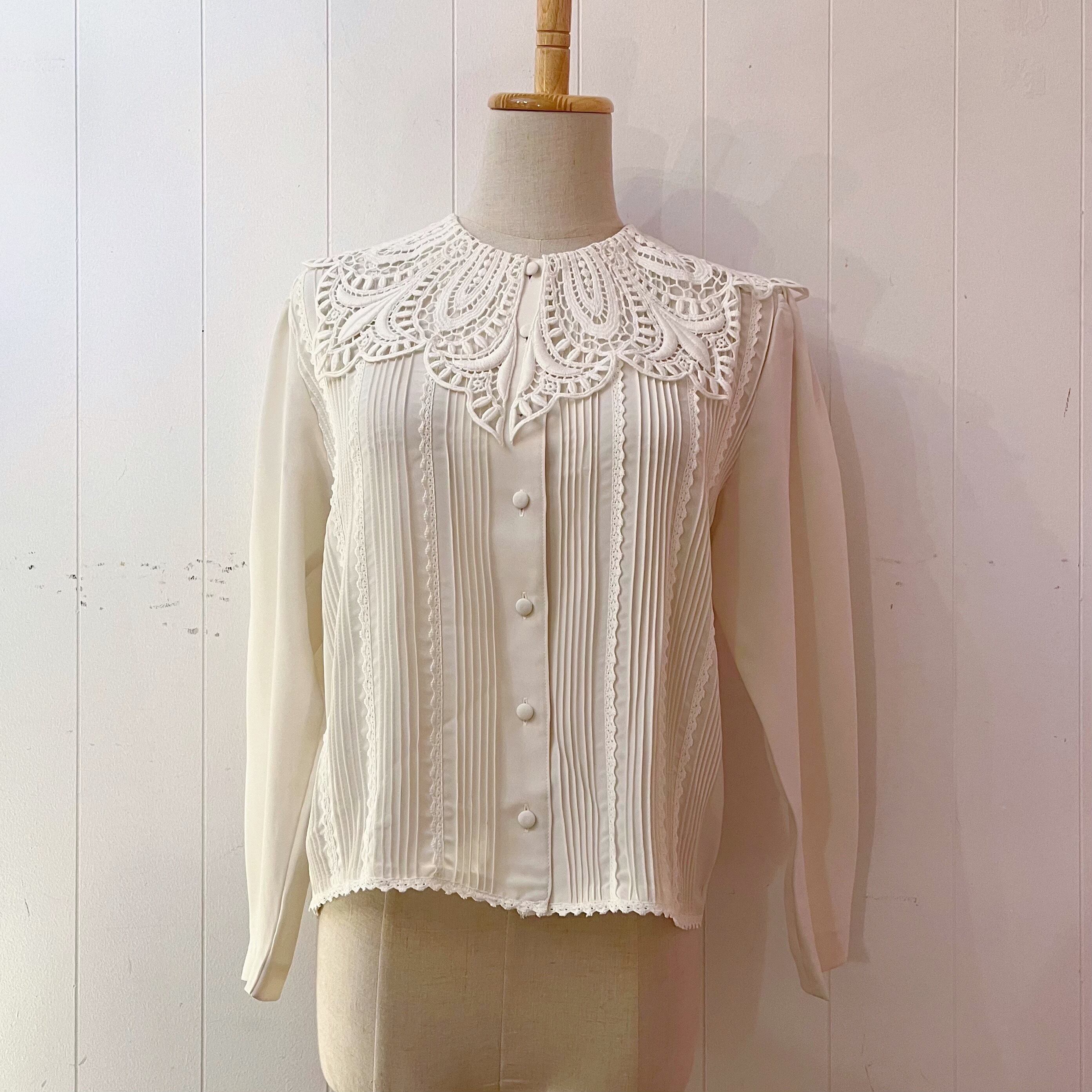 cream big lace collar blouse