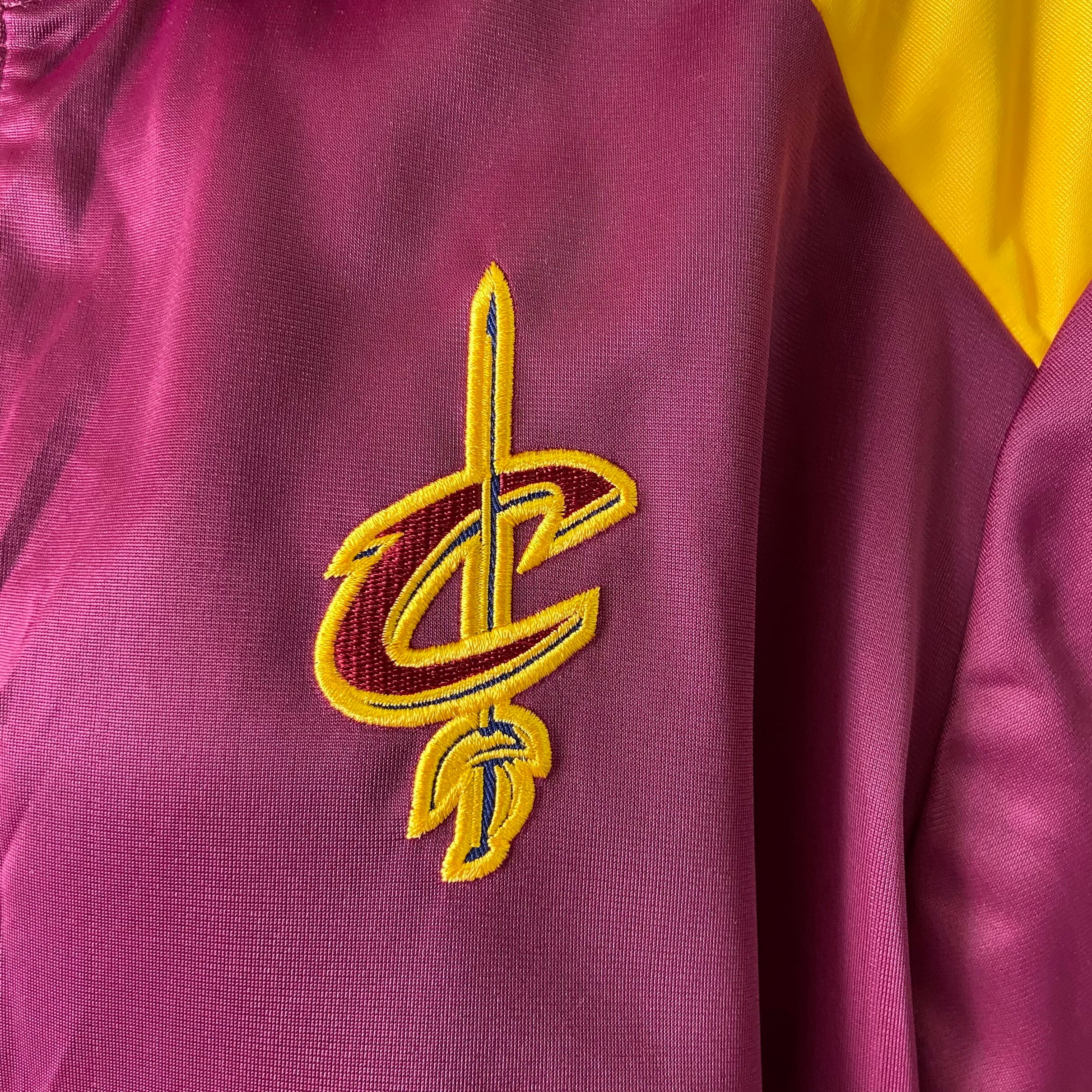 NBA cleveland cavaliers チームロゴ 刺繍 トラックジャケット ジャージ メンズL 古着 クリーブランド・キャバリアーズ  ワインレッド 赤【ジャージ・トラックジャケット】 | cave 古着屋【公式】古着通販サイト