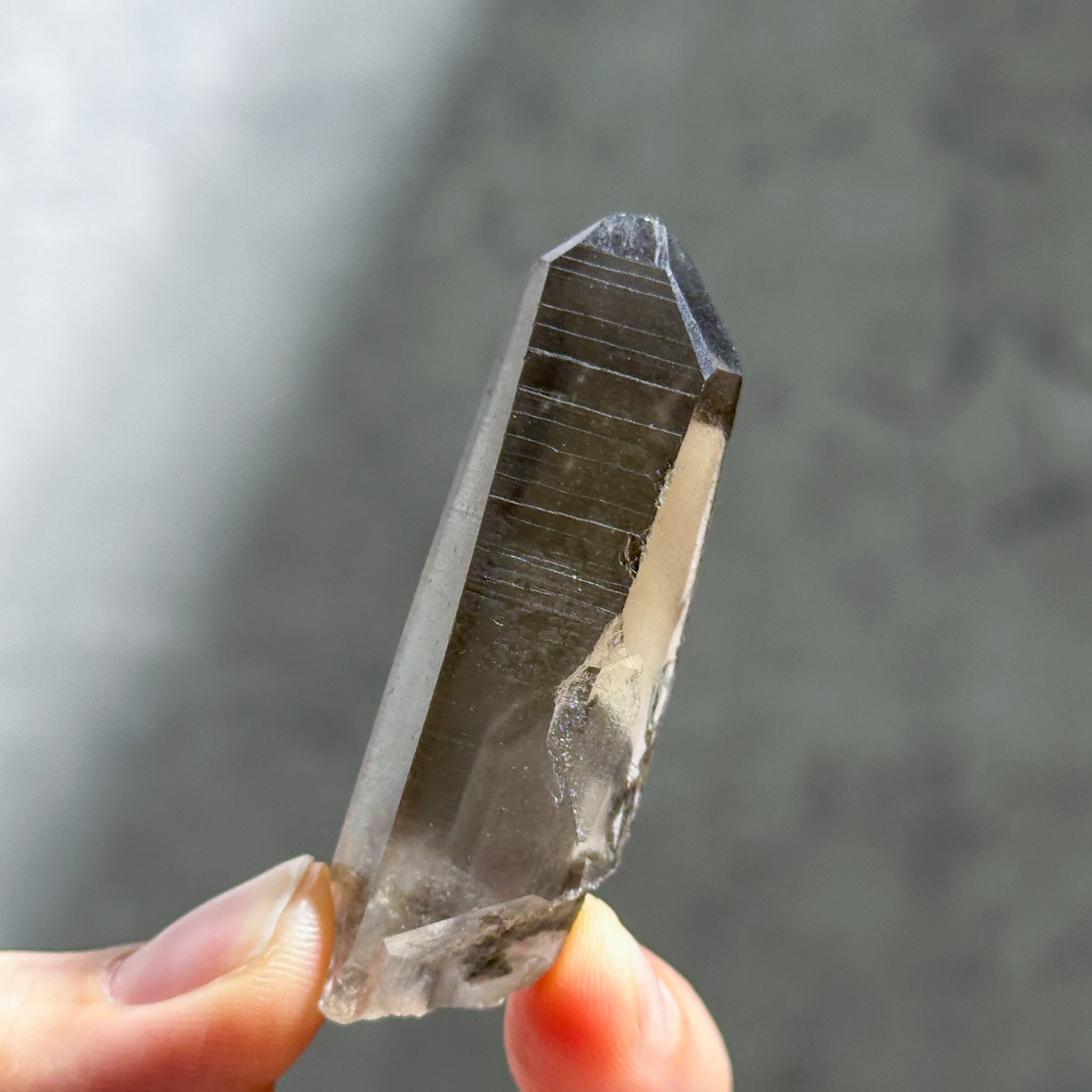 貫入◎ミナスジェライス産 スモーキークォーツ01 原石◇Smoky quartz◇天然石・鉱物・パワーストーン