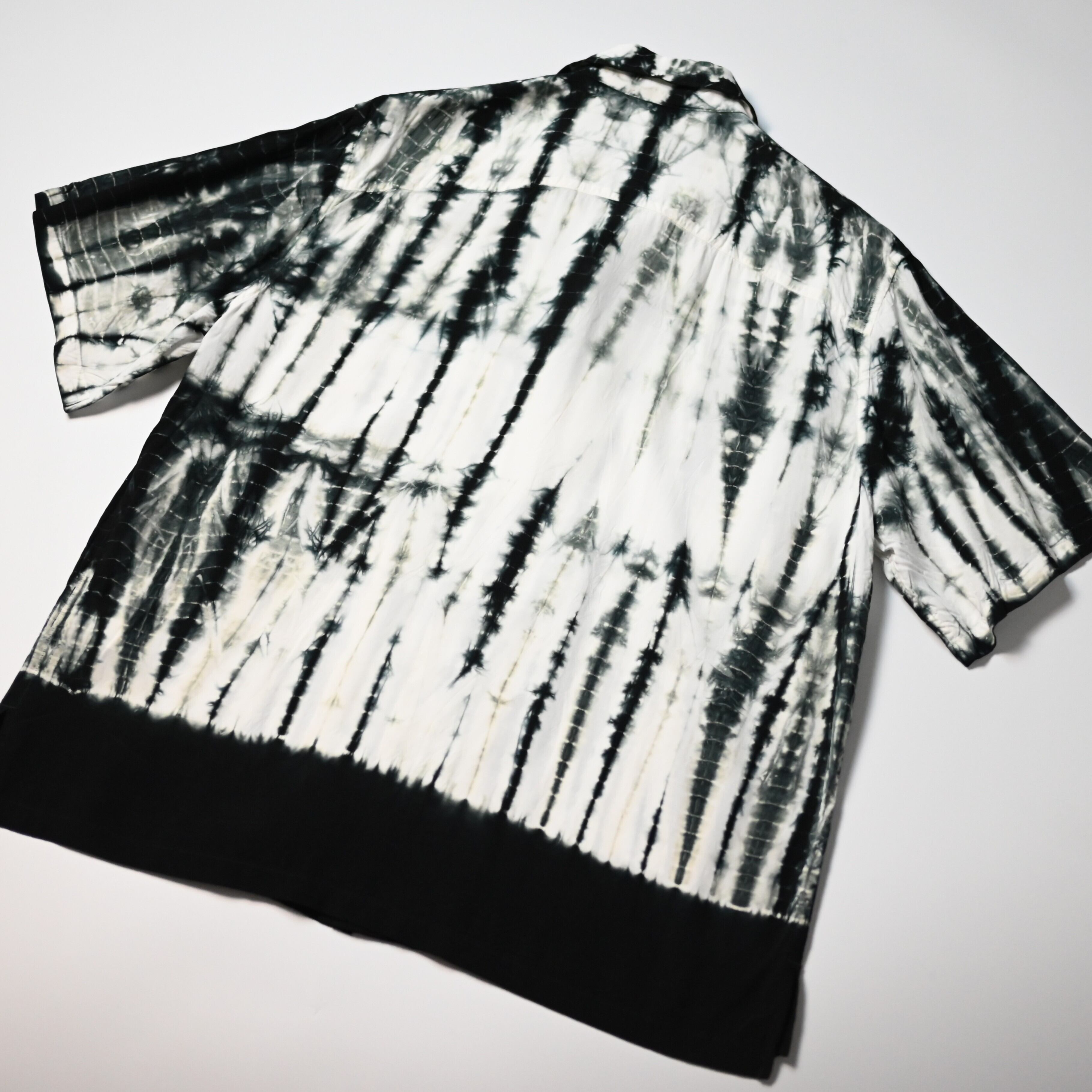クオン  KUON 23AW 143SH022000 Arimatsu Shibori Regular Collar Shirt 有松絞り アリマツ シボリ レギュラー カラー 長袖 シャツ ブラック系 L【新古品】【未使用】【中古】 KUON / Arimatsu Shibori Camp Collar Shirt | GANKO