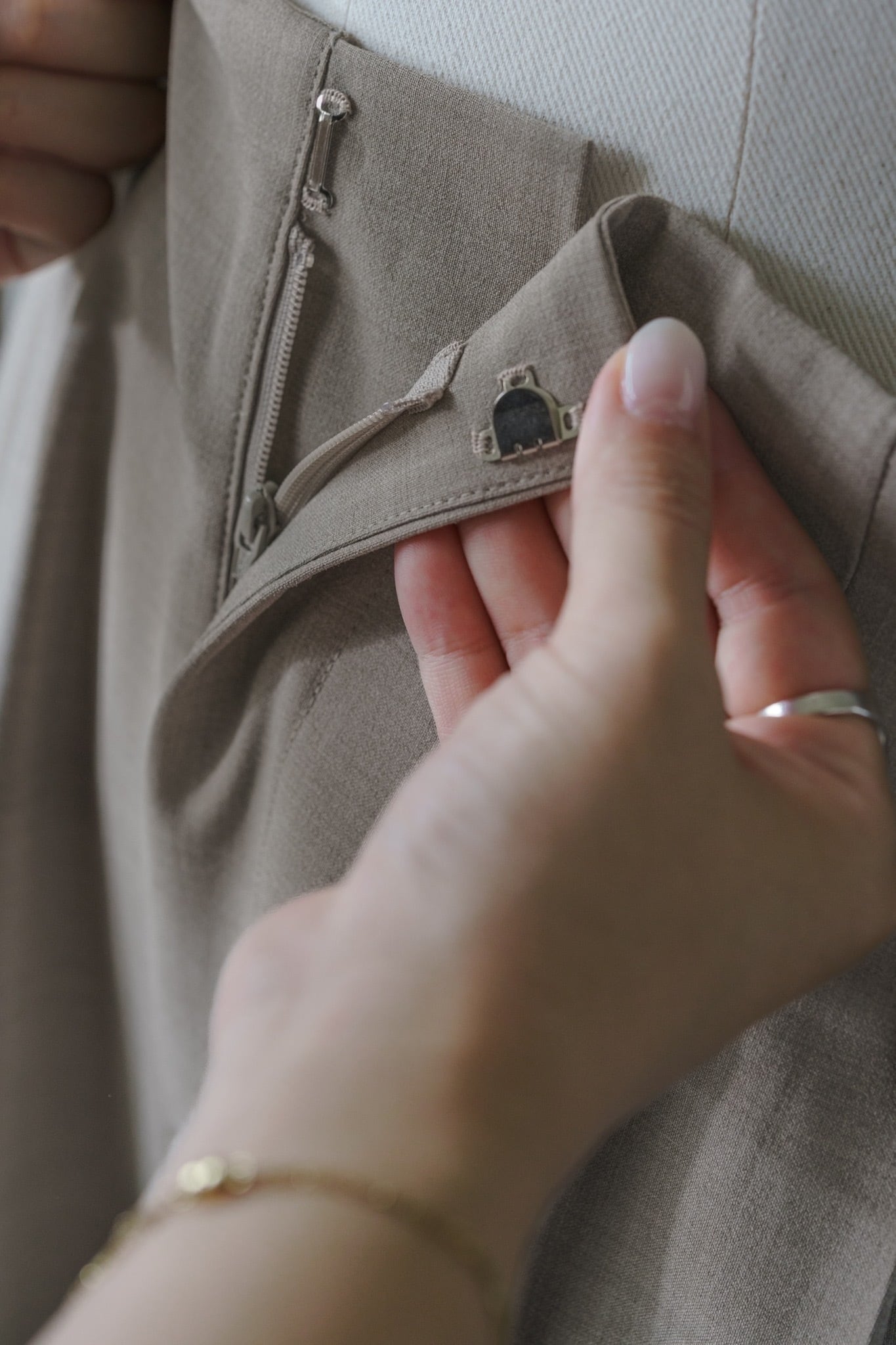 size less pants (LATTE) 11月中旬頃から11月下旬頃発送 | roughlow