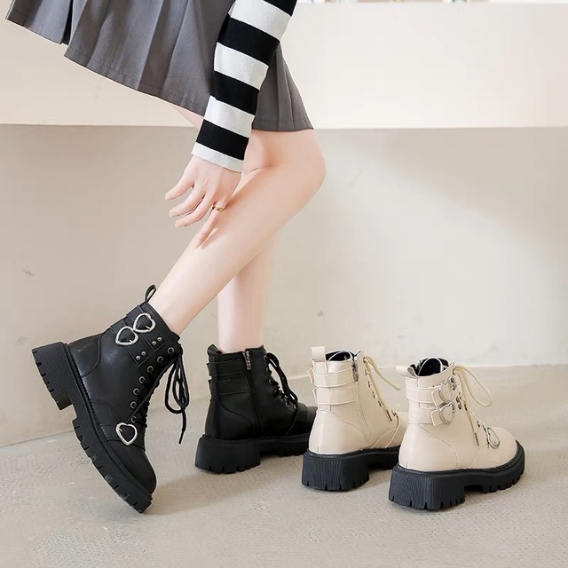 lace-up boots with heart buckle（black / beige）　C0047