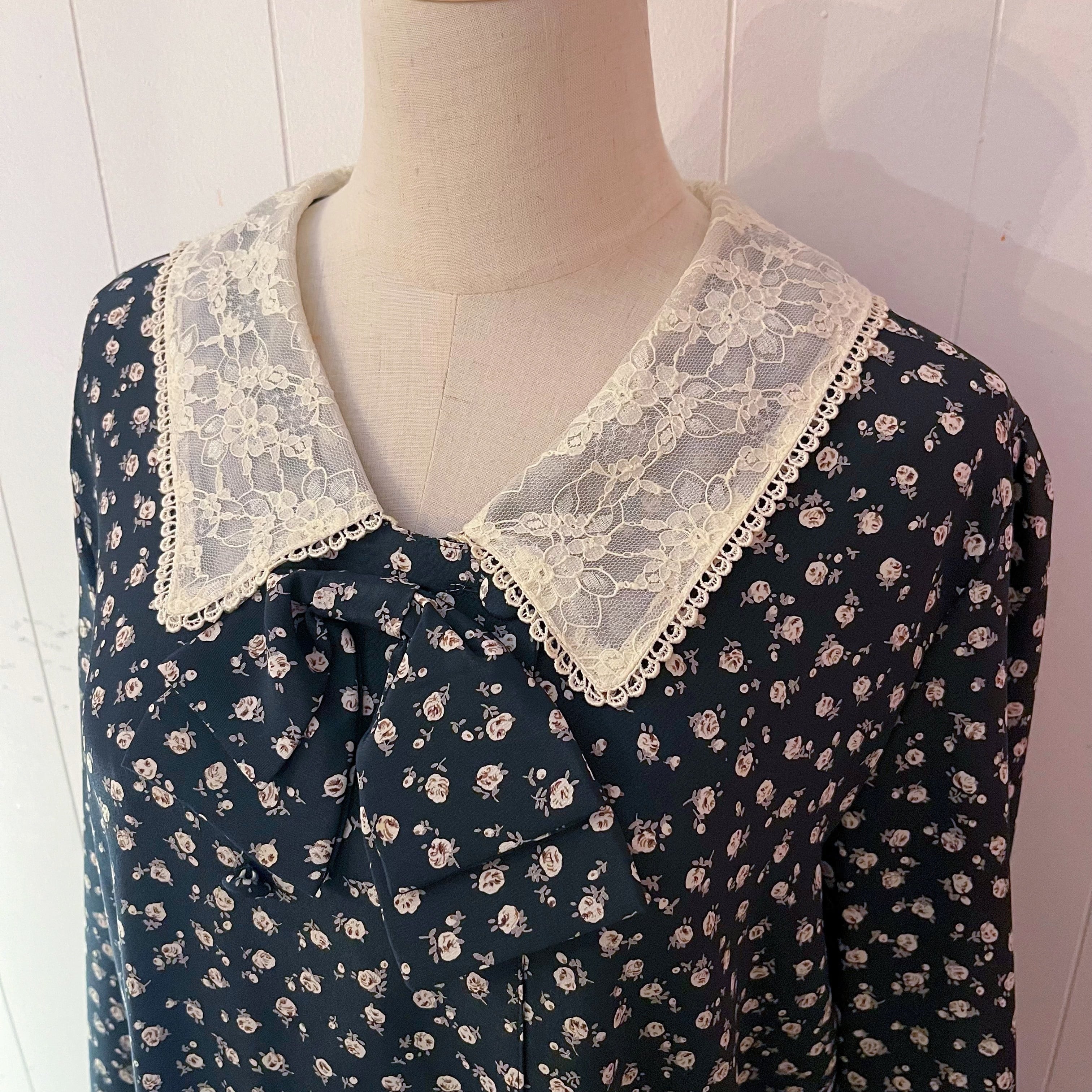 mini rose lace collar one-piece