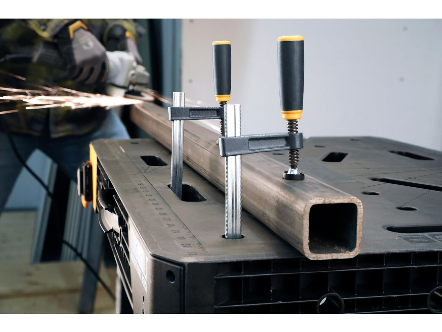 TOUGHBUILT／クイックセットワークベンチ | WHATNOT HARDWEAR STORE