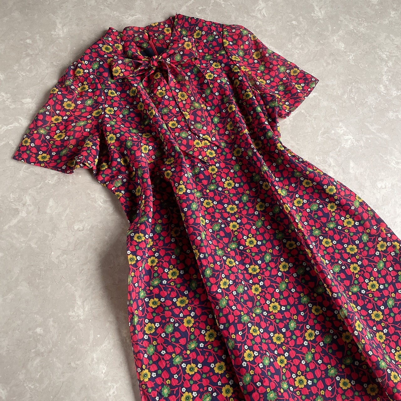 used レトロ ポップ 花柄 ワンピース 古着 ヴィンテージ vintage 