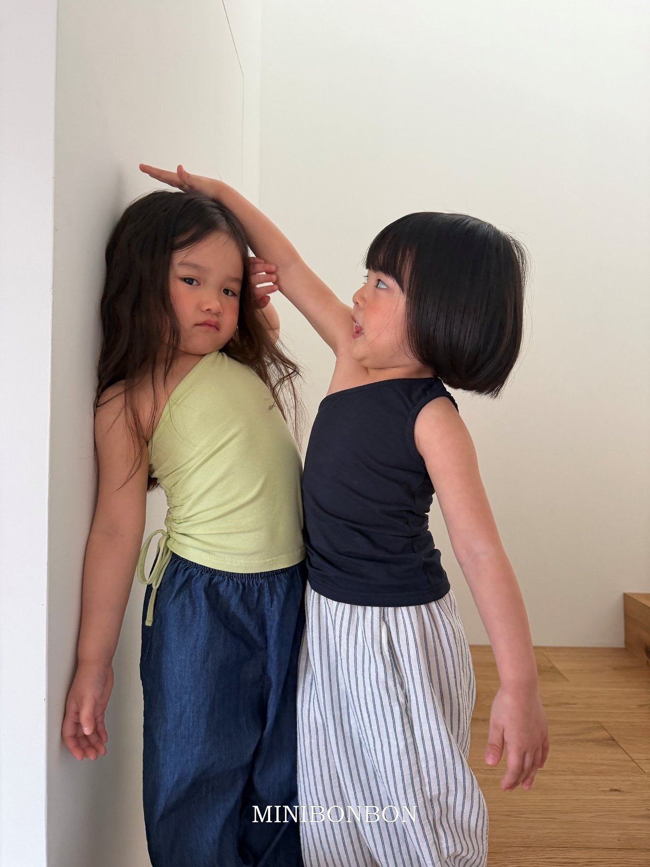 [MINIBONBON] Diagonal Sleeveless / [미니봉봉] 대각선나시