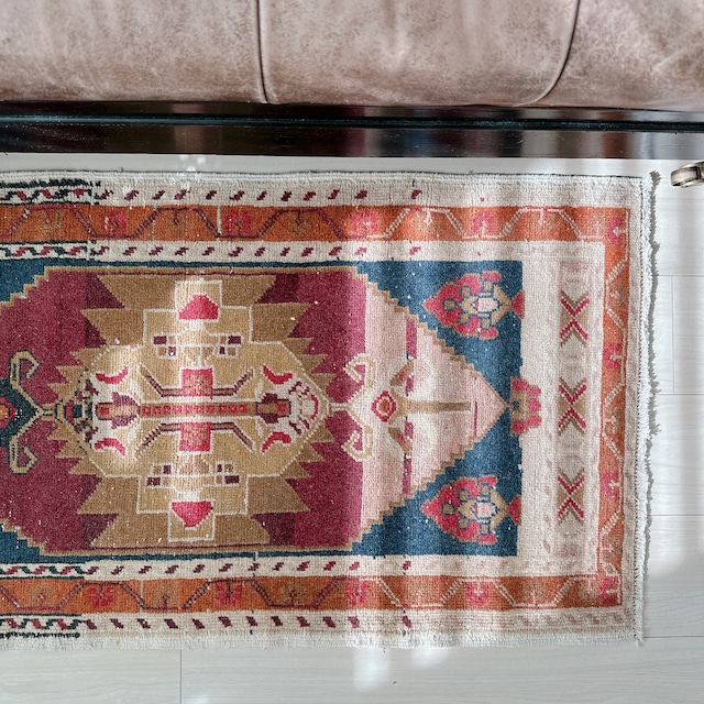 トルコ ヴィンテージラグ TR025 | ヤフヤル | 56cm × 109cm