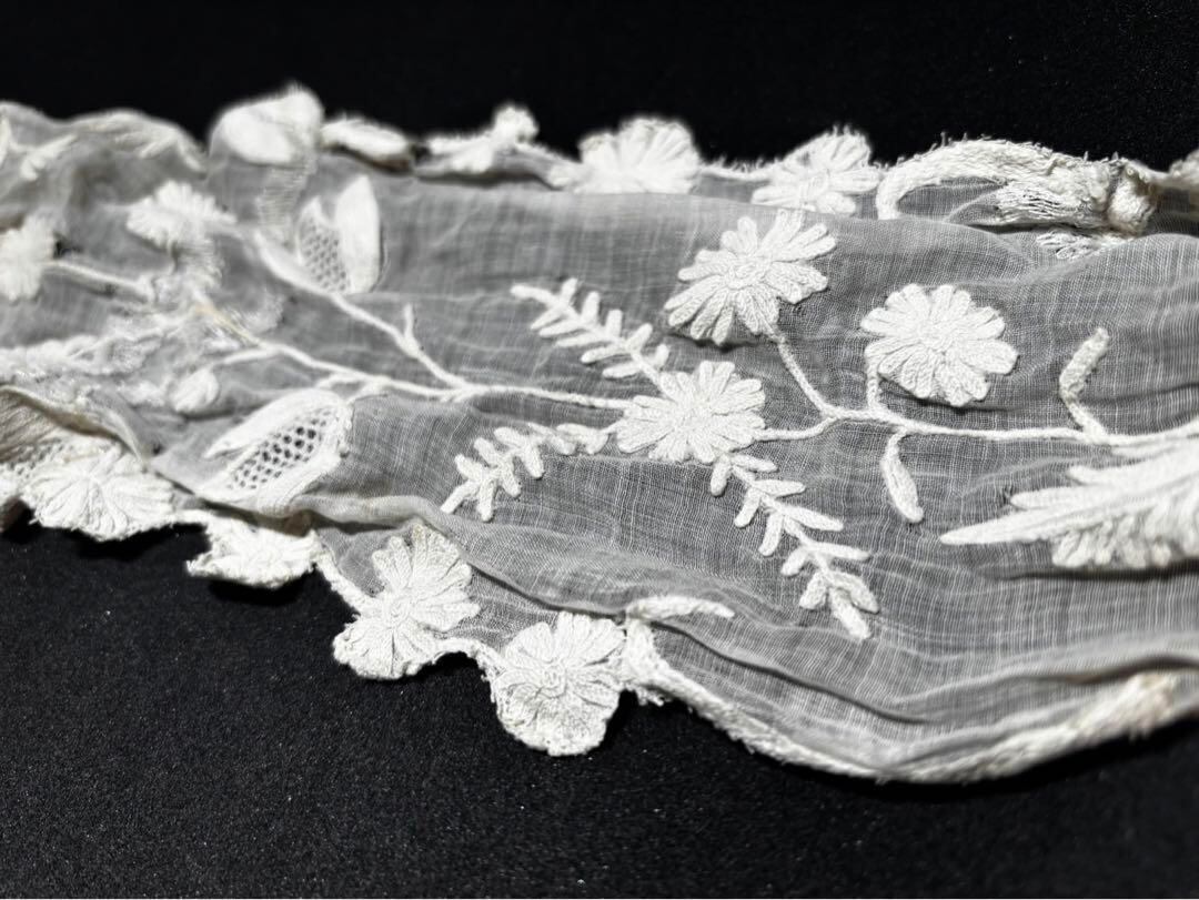 ヴィンテージ/アンティーク 柔らかな花/果実柄モチーフ スカラップフリルレース ヴィンテージ/アンティーク 柔らかな花/果実柄モチーフ スカラップ