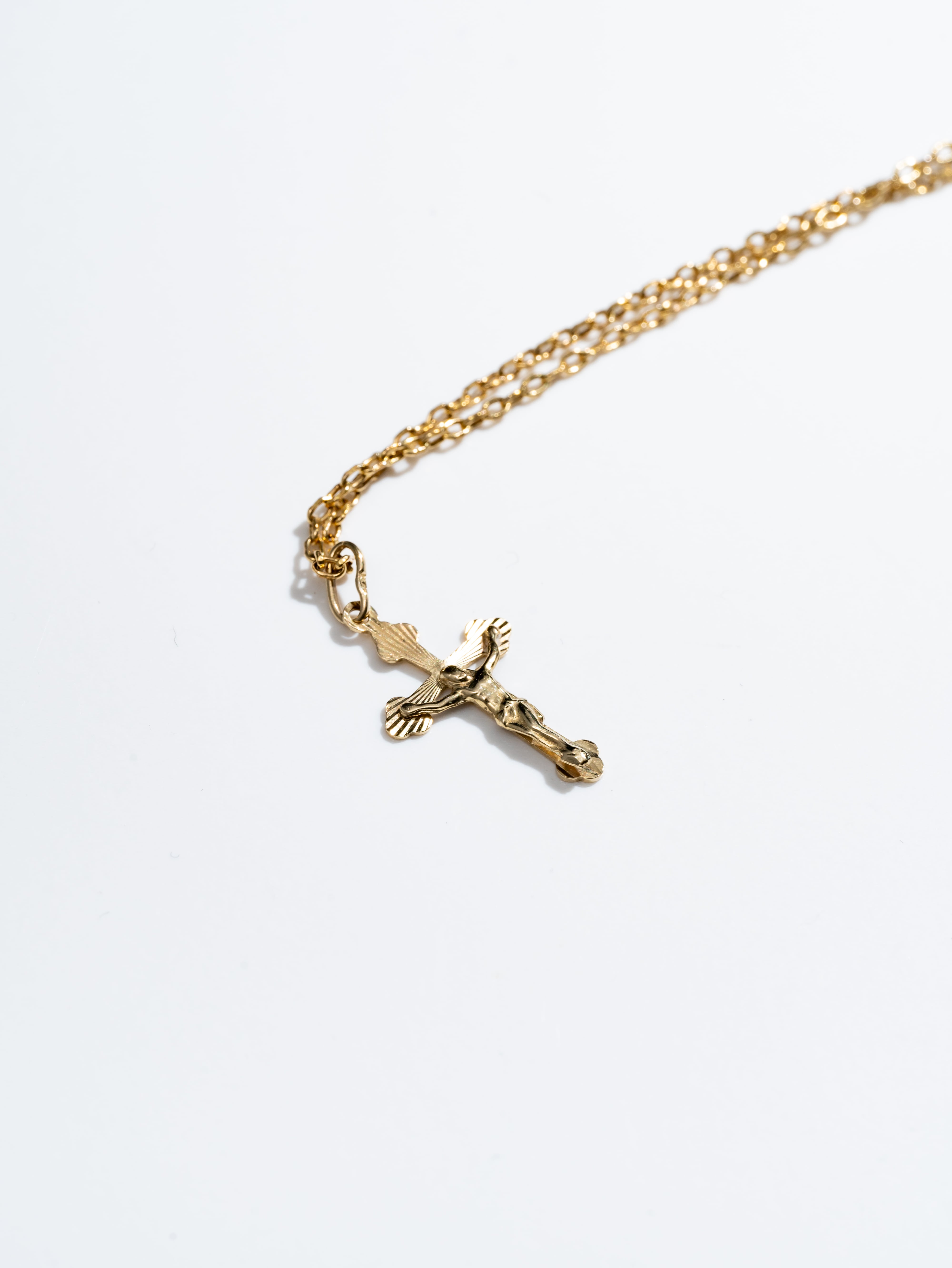 Vintage 9k royal gold italian chain cross necklace
