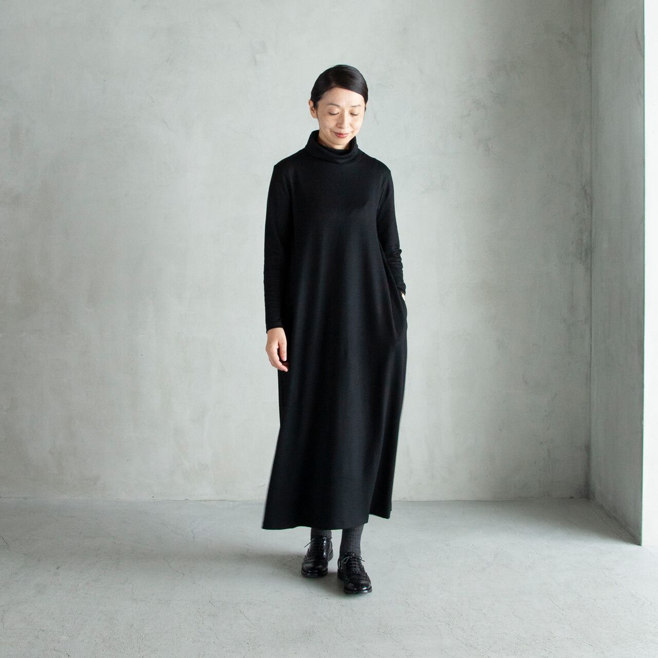新作 2月再入荷分 Sサイズ ブラック Hand Room Women S ウールジャージーのタートルネックワンピース 天然生活 Online Shop