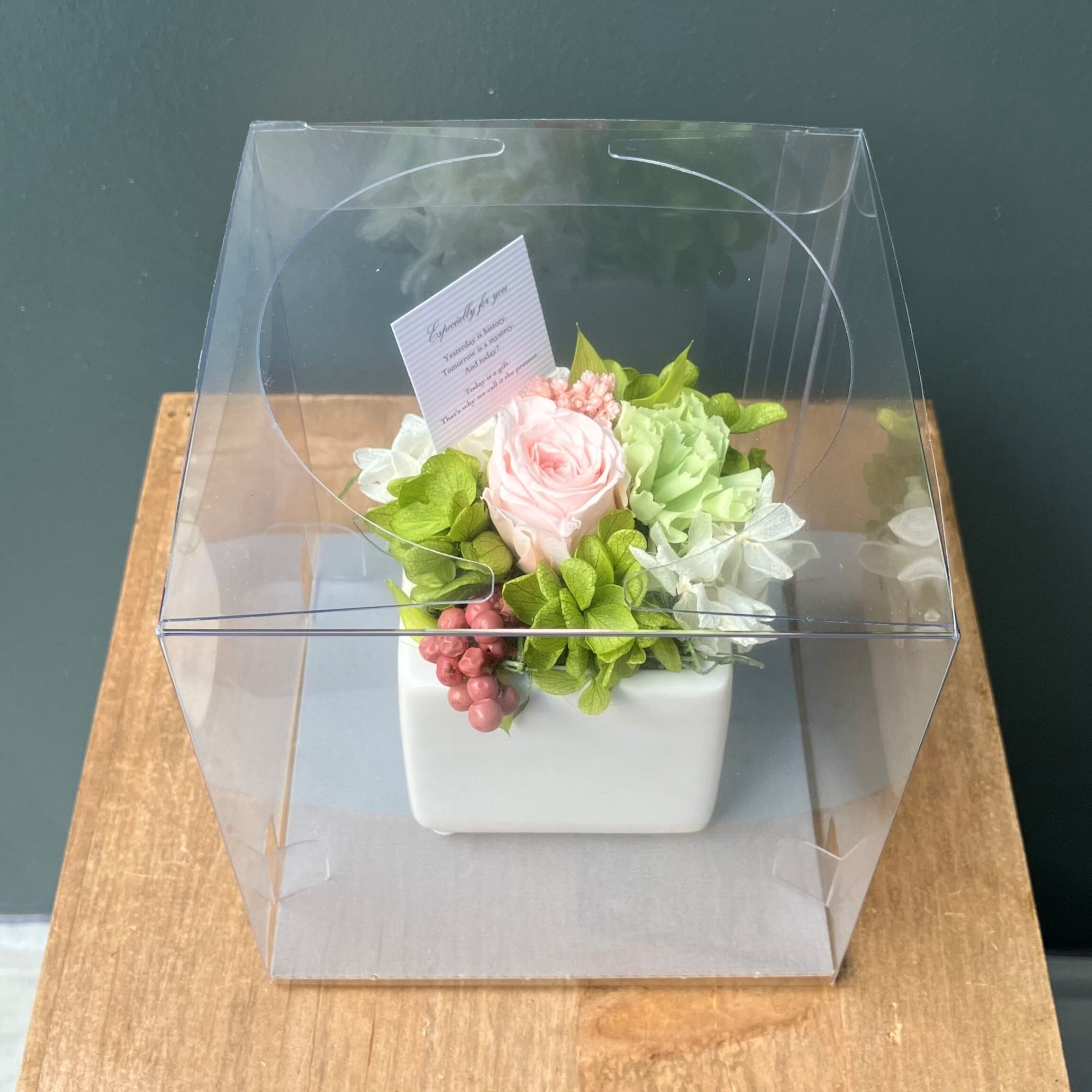 プリザーブドフラワーアレンジメント スクエア器 | &flowery ｱﾝﾄﾞﾌﾗﾜﾘｰ