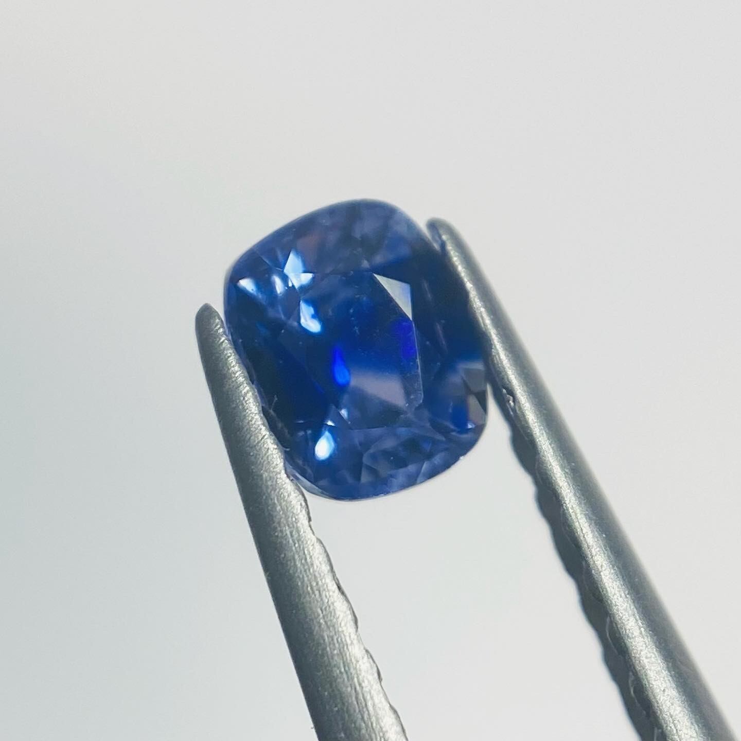 凛とした　サファイア