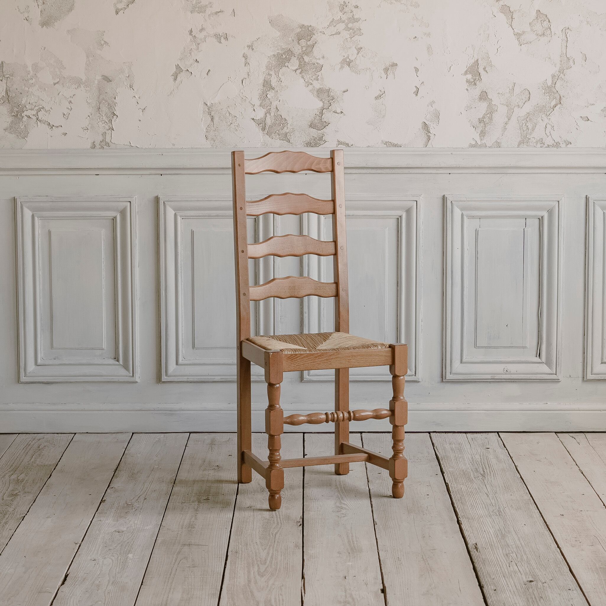 チェア/アンティーク/ラッシュシート/空間装飾/ディスプレイ/椅子/イス