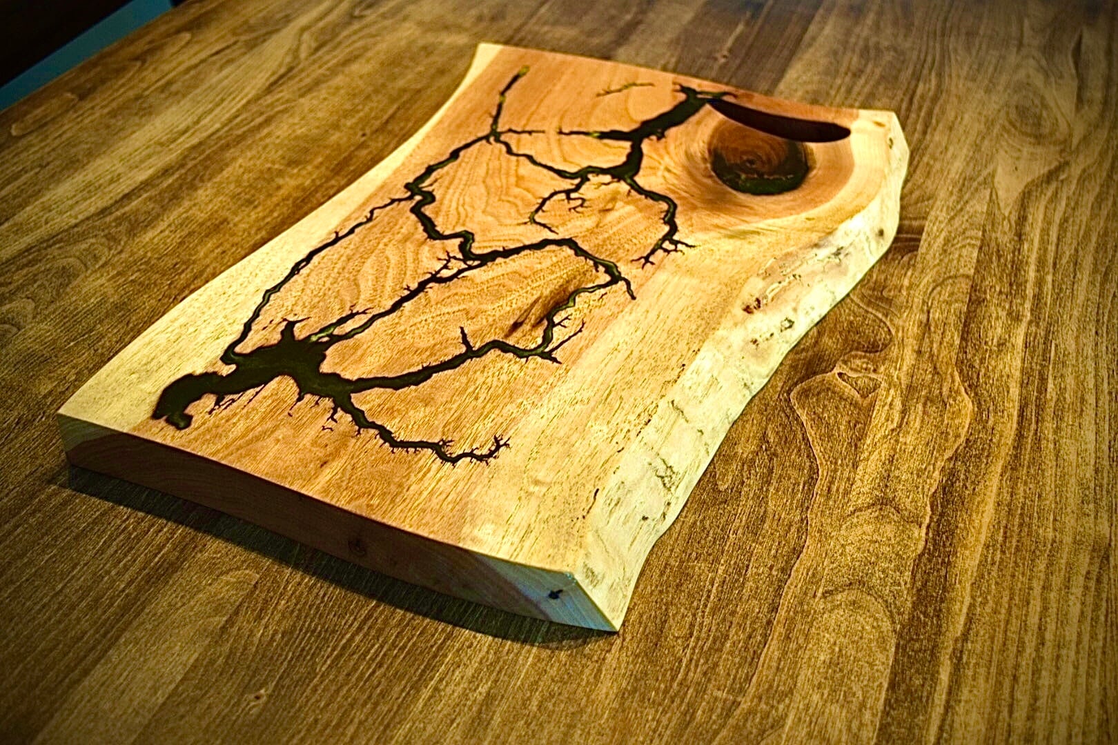 カッティングボード (リヒテンベルク&レジン) | chilloutwoodworks
