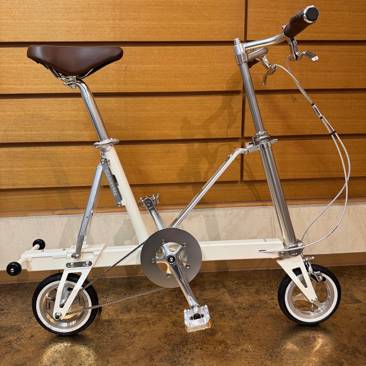 CarryMe x SEicコラボモデル　CLASSIC　カンノーリクリーム/ネイビーブルー