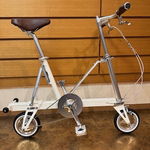 CarryMe x SEicコラボモデル　CLASSIC　カンノーリクリーム/ネイビーブルー