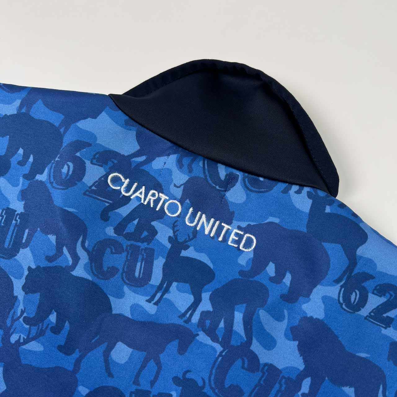 タグ付き 未使用品 CUARTO UNITED クアルトユナイテッド ゴルフ ハイネック ハーフジップ ストレッチ トレーナー サイズ M /スポーツ/ネイビー/ブルー