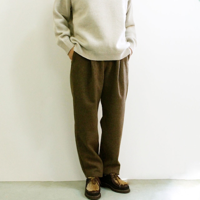 COMM.ARCH  コム・アーチ　FELTED  LAMB'S  EASY  TROUSERS　ジロンラム縮絨イージートラウザーズ　　メンズパンツ　-SANDAL WOOD-