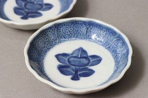 染付 蛸唐草文 小皿