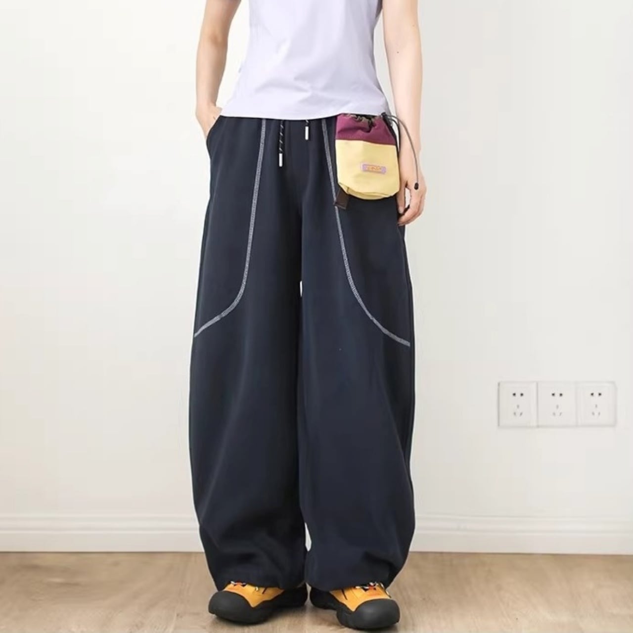 ステッチアクセントルーズフィットパンツ C01207