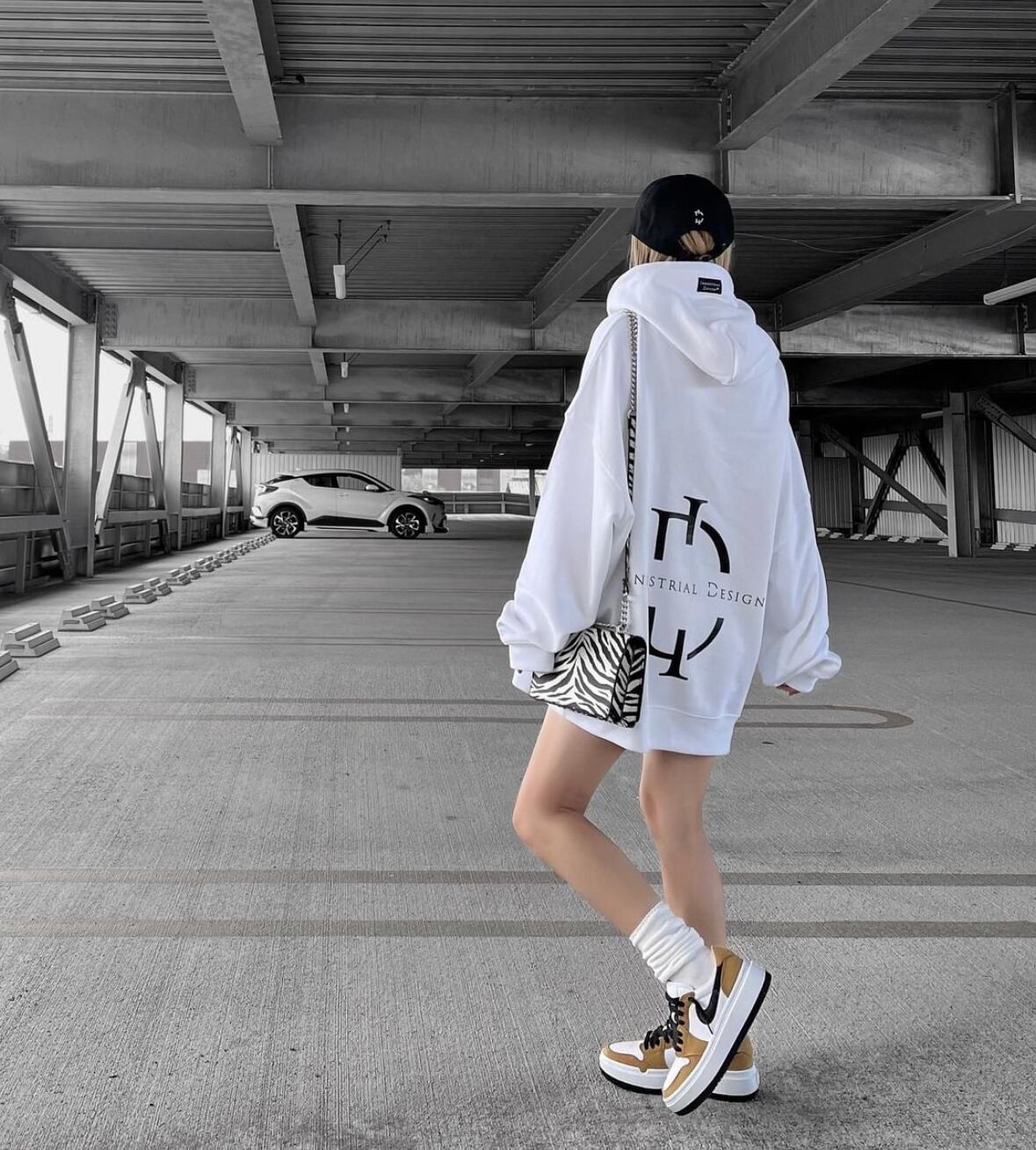 IDビッグシルエットパーカー(Black) | 【 I DESIGN】アイ・デザイン