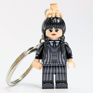再入荷！【ブロックフィギュアキーホルダー】Wednesday / ウェンズデー（制服ver.） 〚アメリカン雑貨 アメトイ〛