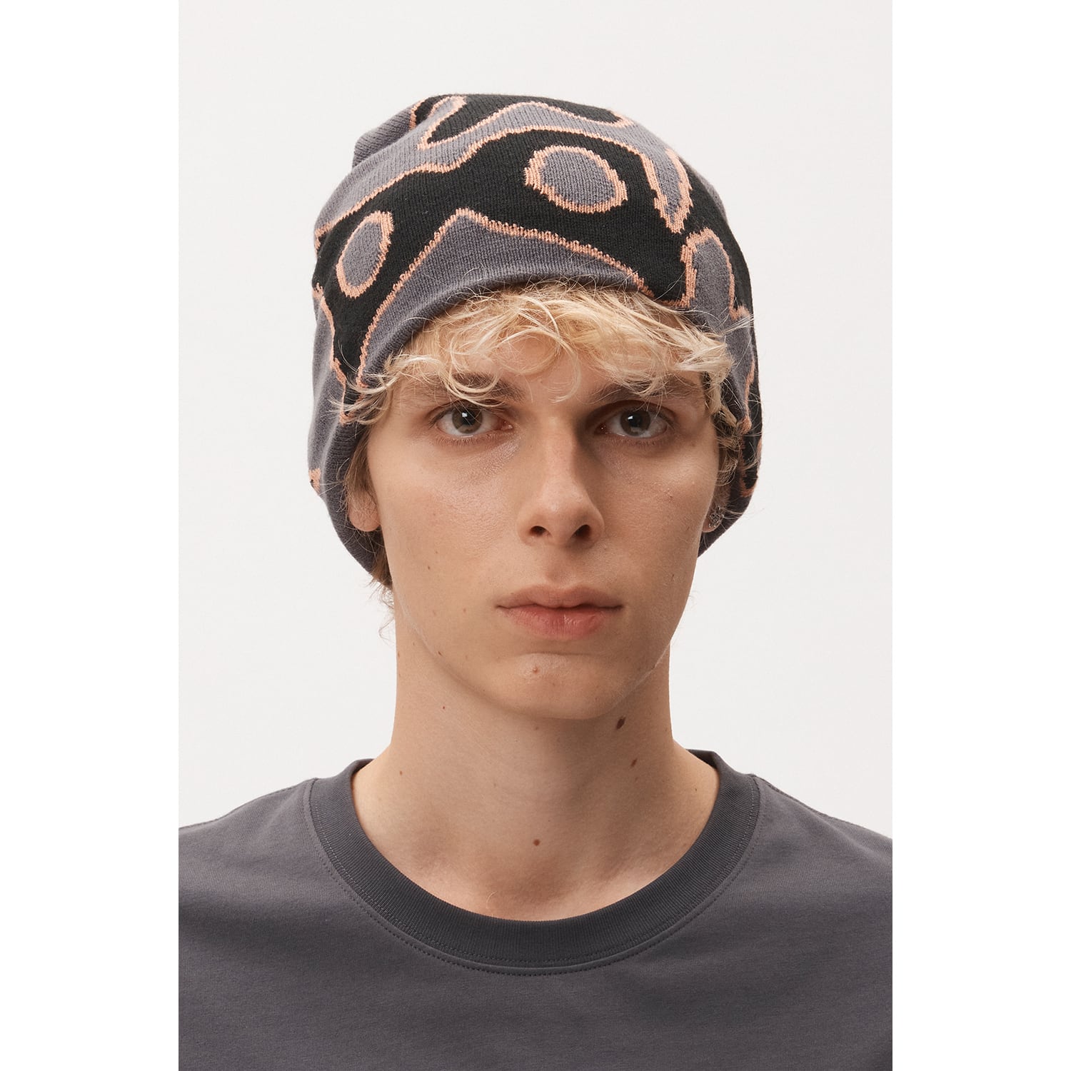 ビューティフルピープル ビーニー TNP リバーシブルビーニー 9W7 Bright Blue/Blackout FOS901066