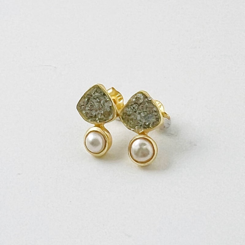 Gold Coating ラフカット ラブラドライト パール スタッドピアス