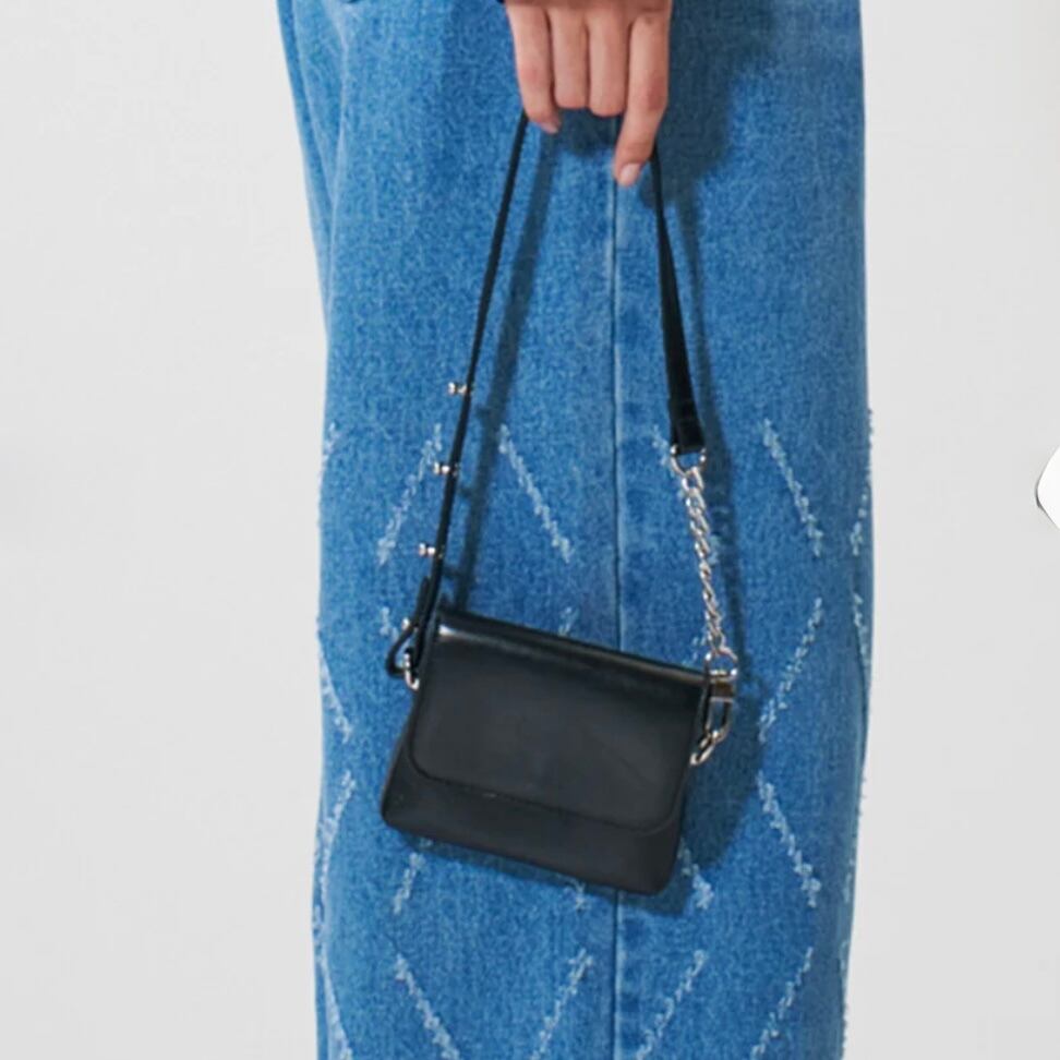 YENN 】 CHAIN BELT POUCH | valance 福井｜レディース セレクト