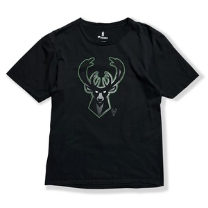 Milwaukee Bucks Printed T-shirt. Fanatics