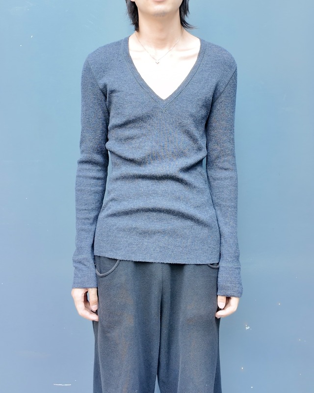 【Black Barrett by Neil Barrett】grey v-neck knit