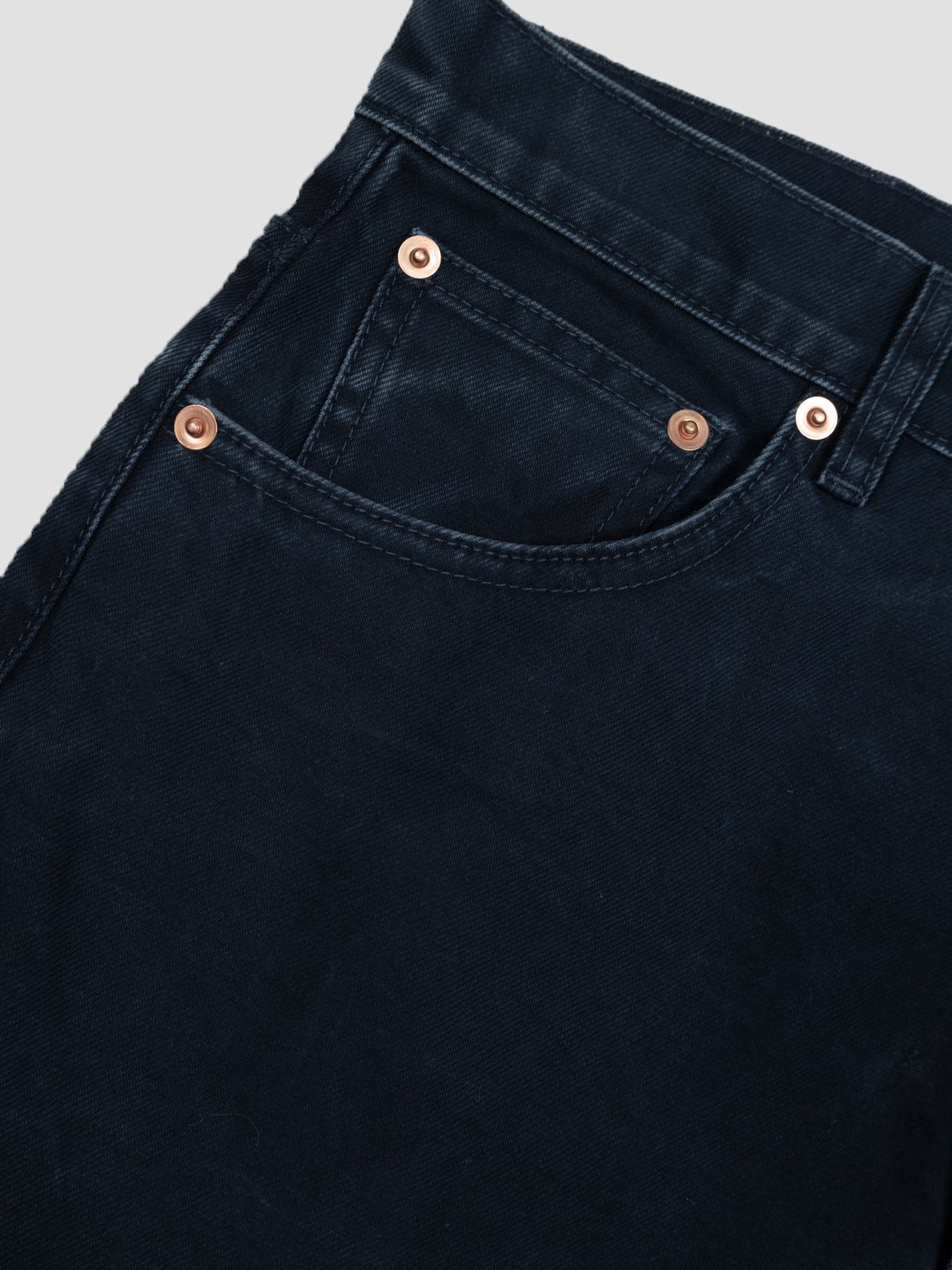 UNEEK BASEMNT - Discover independent style.