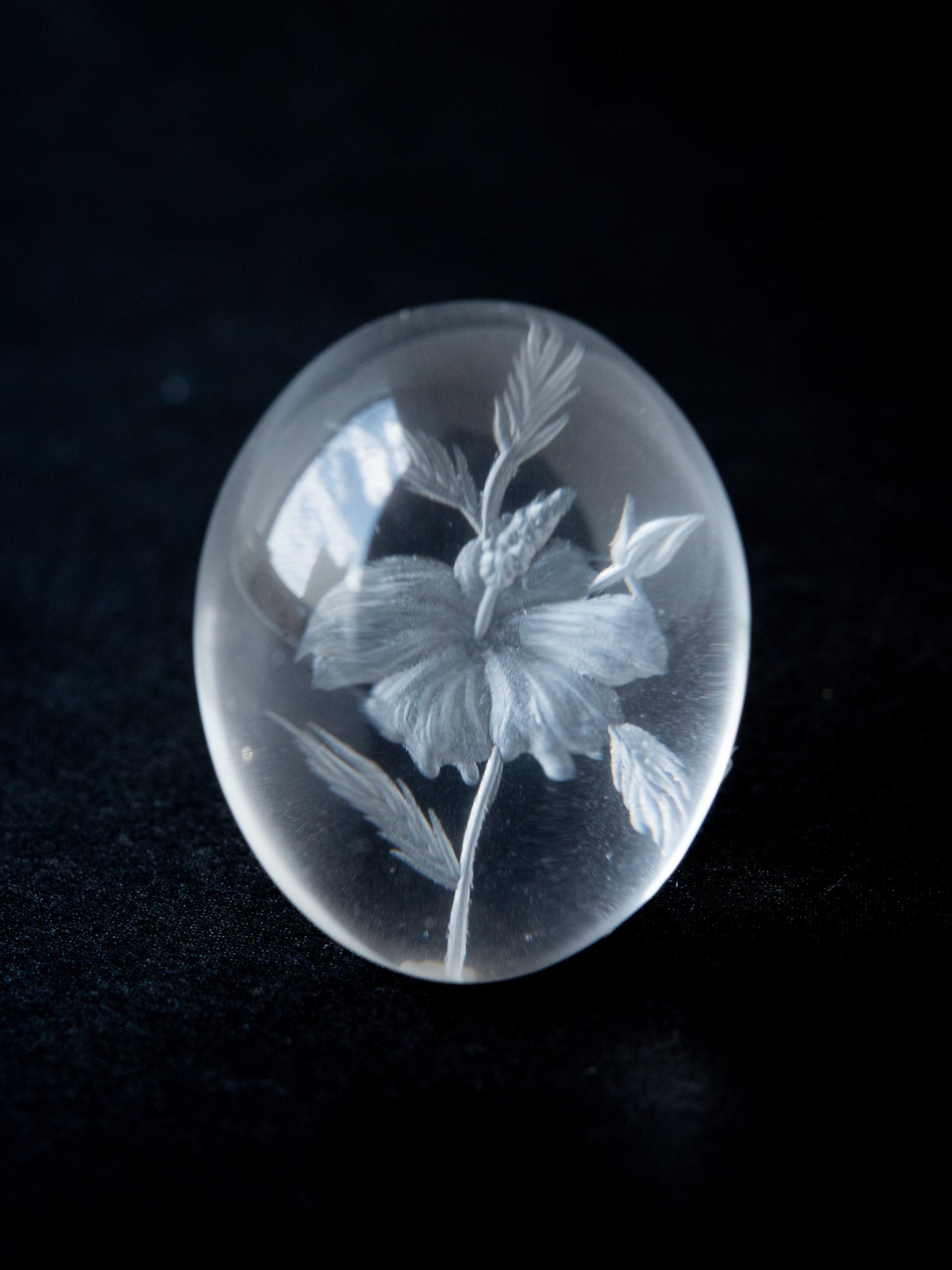 ハンドカービングクォーツ - a05