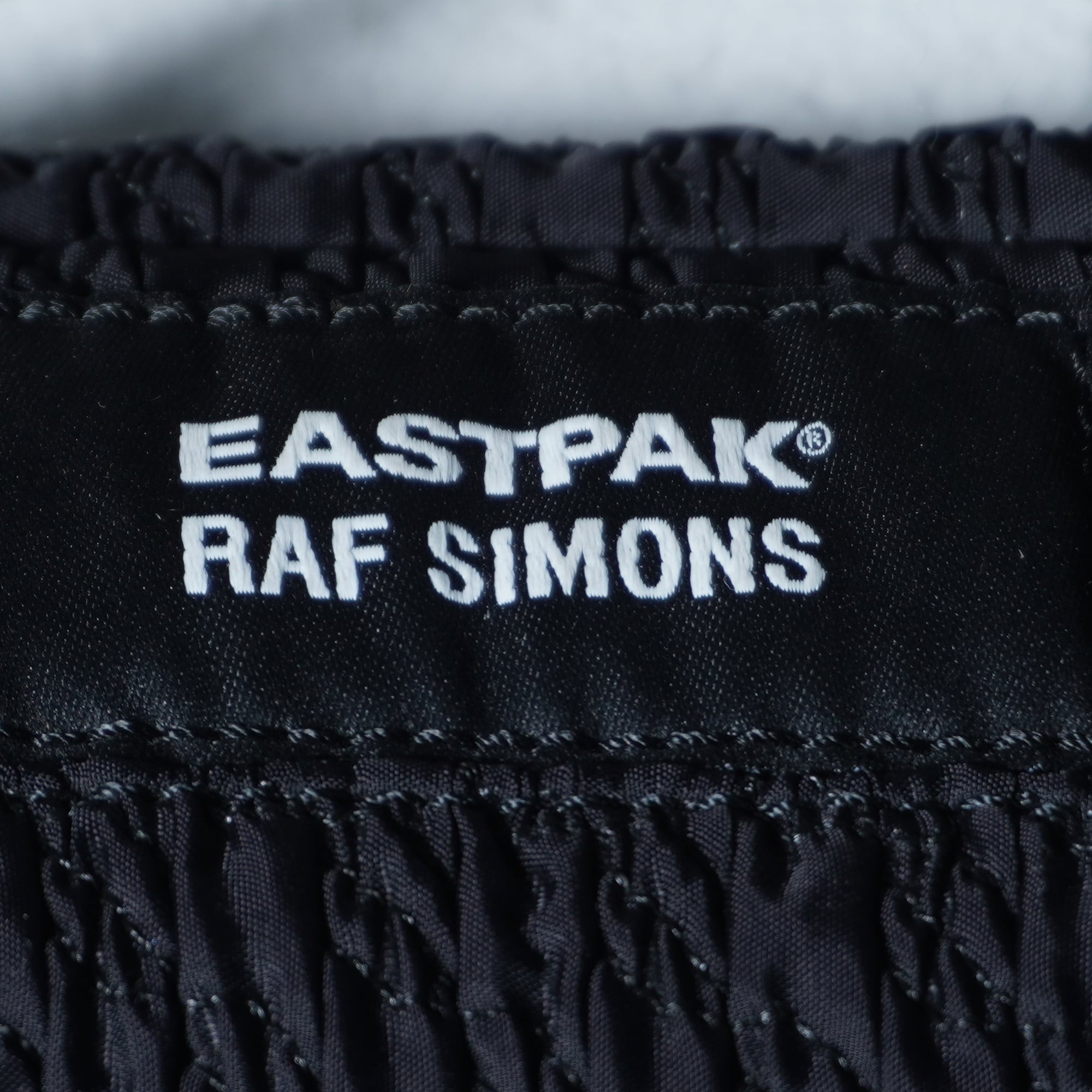 RAF SIMONS ラフシモンズ ショルダー スカーフ 黒 RAF SIMONS】ラフシモンズ ×EAST PAK キルティングショルダーボディ