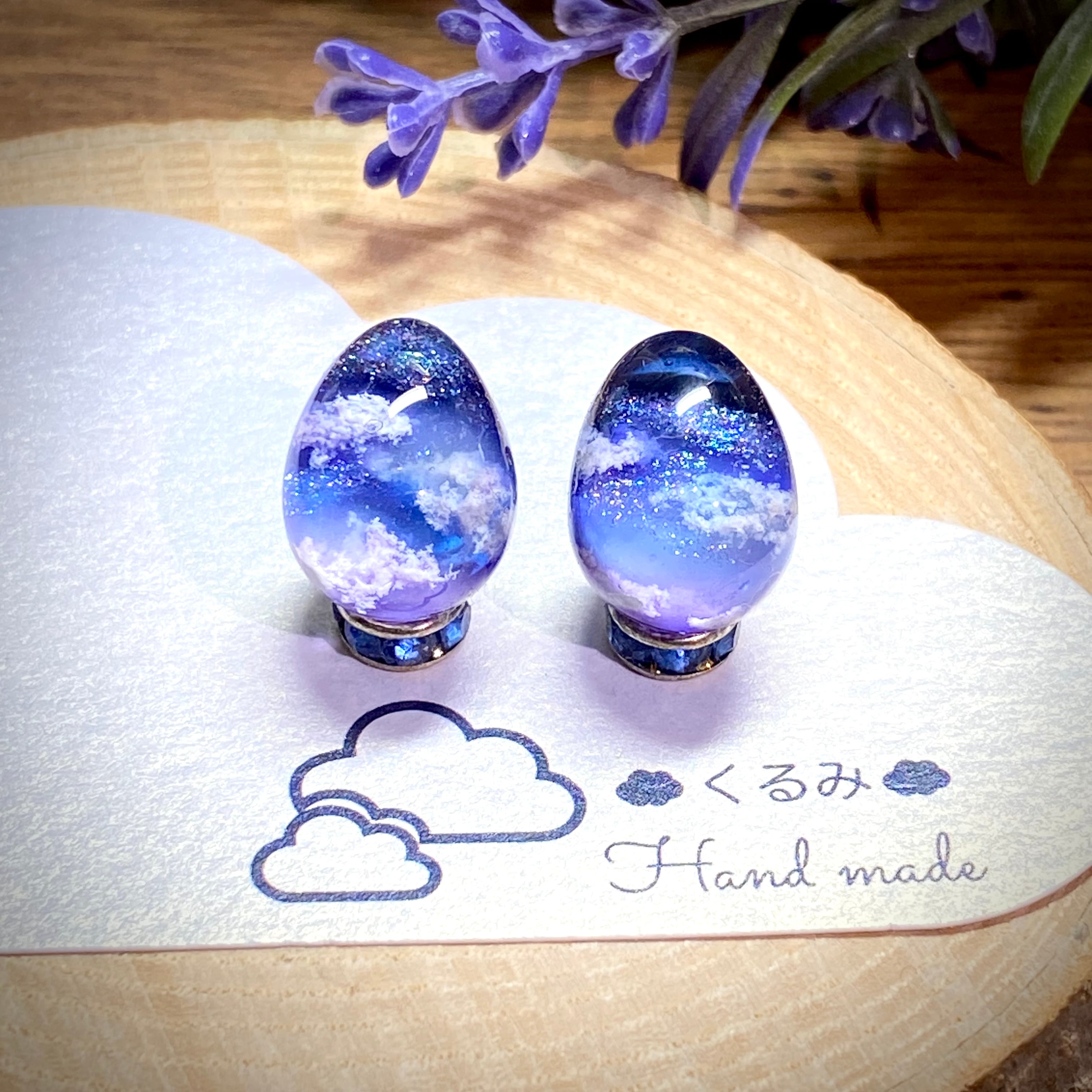 レジンキャッチ式ピアス  夜空と天の川  たまご型 15mm×11mm サージカルステンレス