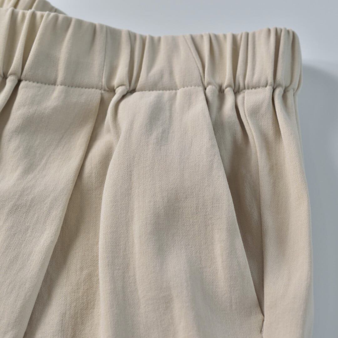 evam eva エヴァムエヴァ コットンタックパンツ・アンティークホワイト