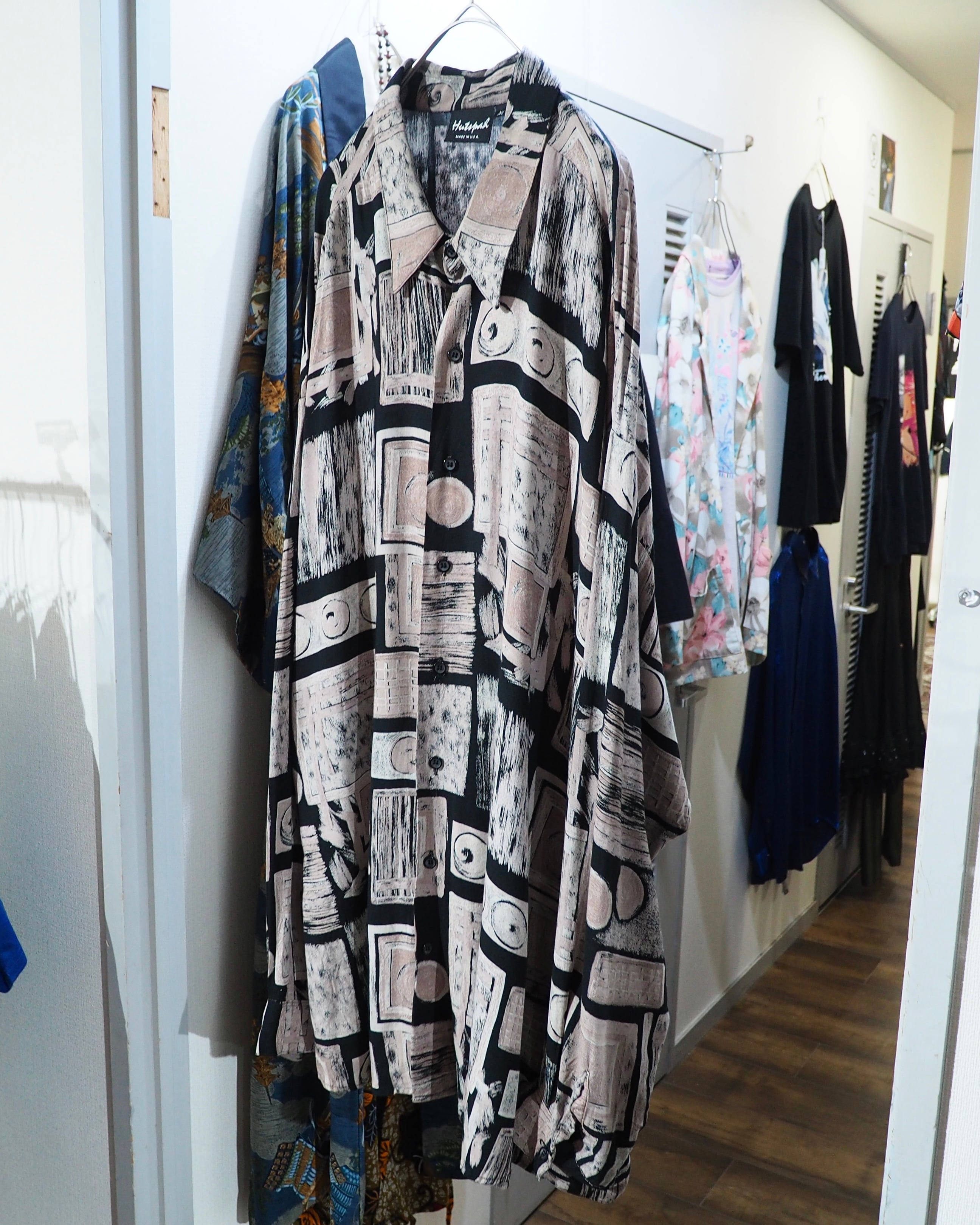 1980 - 90s " Made in USA " Black mode Chaos pattern vintage Drape loose Rayon shirt