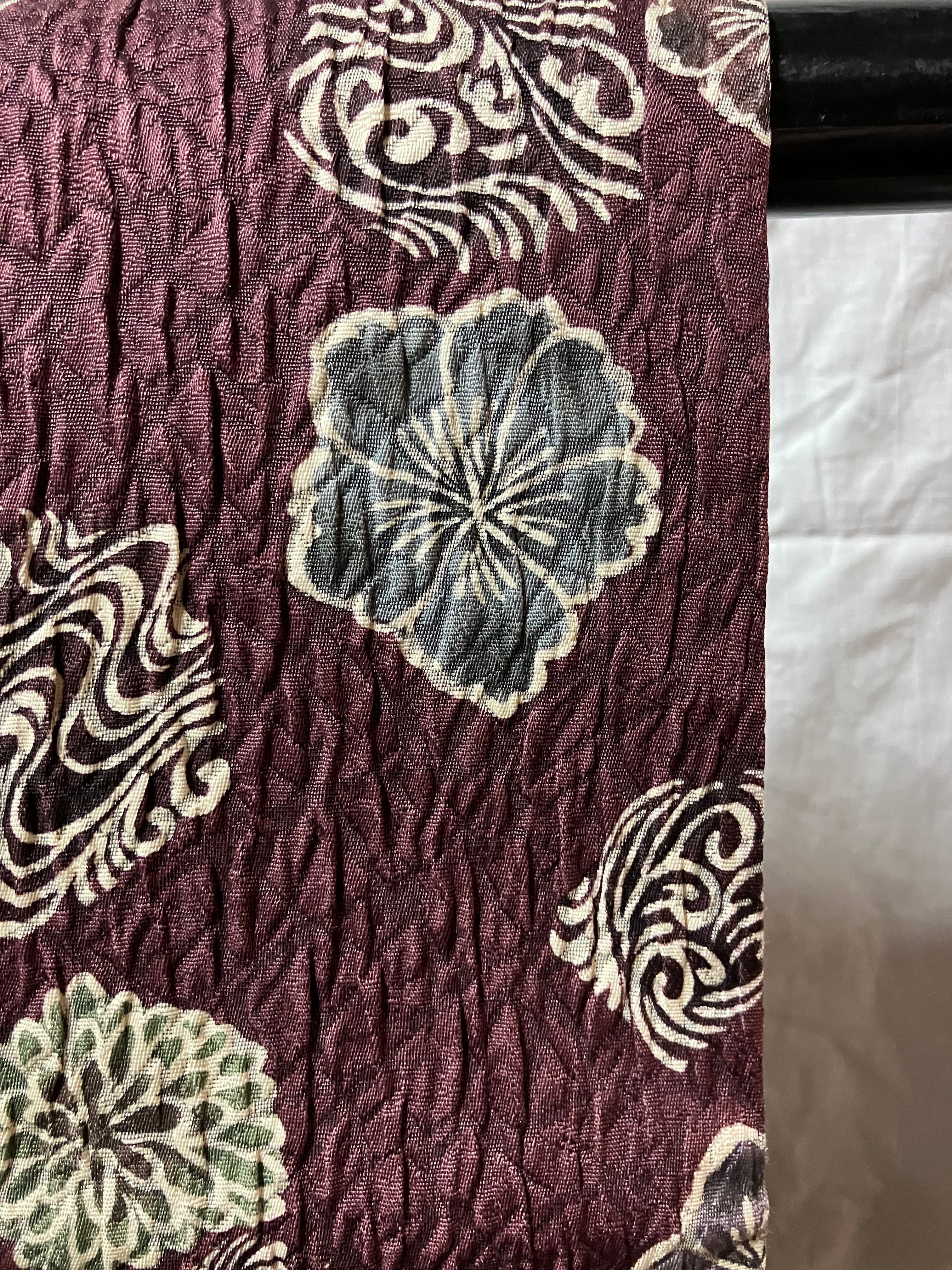 染め名古屋帯（黒紫ふくれ織地柄入六角花ちらし）