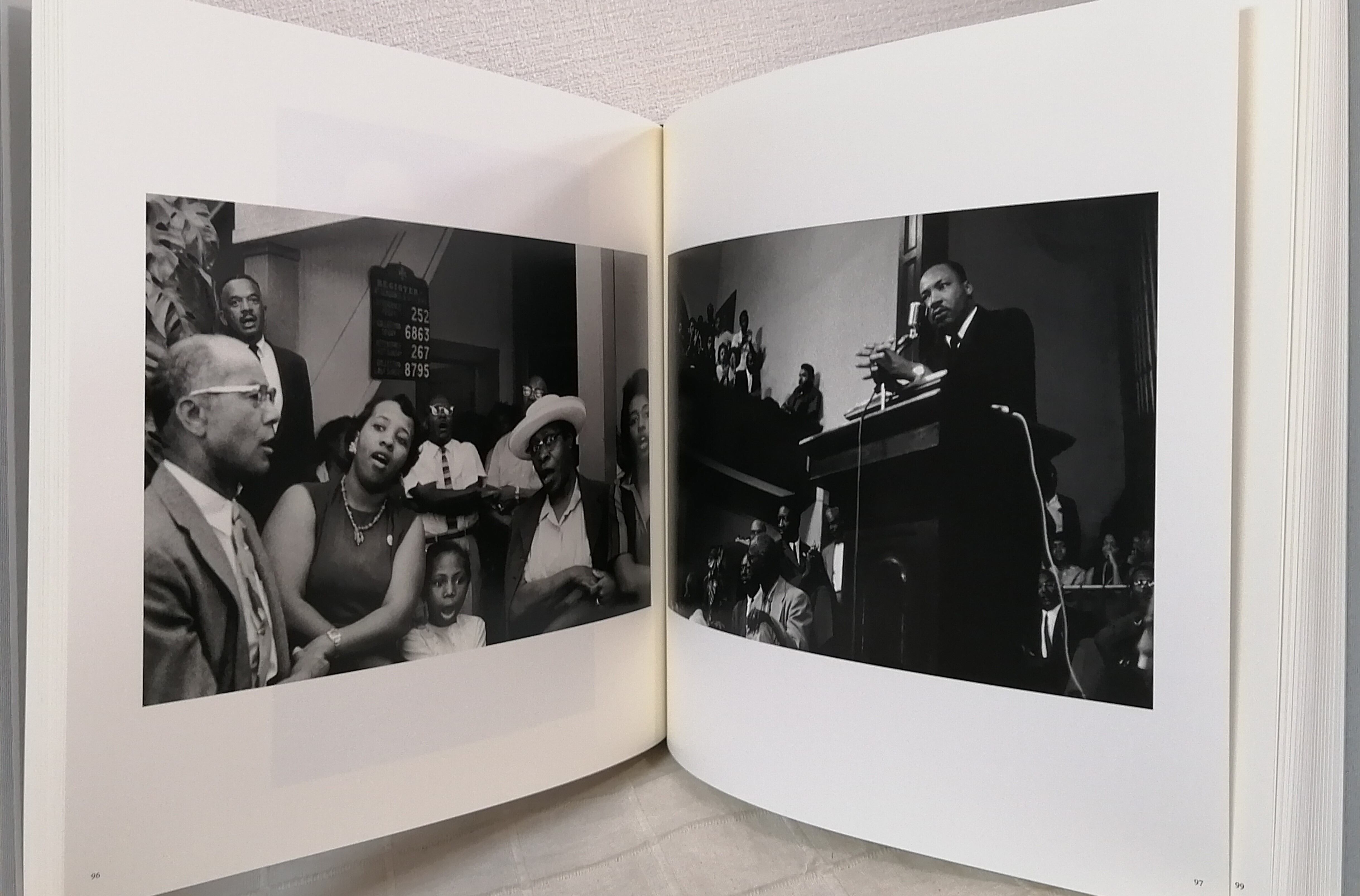 美品◾️絶版 Bruce Davidson: Outside Inside送料込み Bruce Davidson: Outside Inside, Steidl, 2010 | Bookshop Le