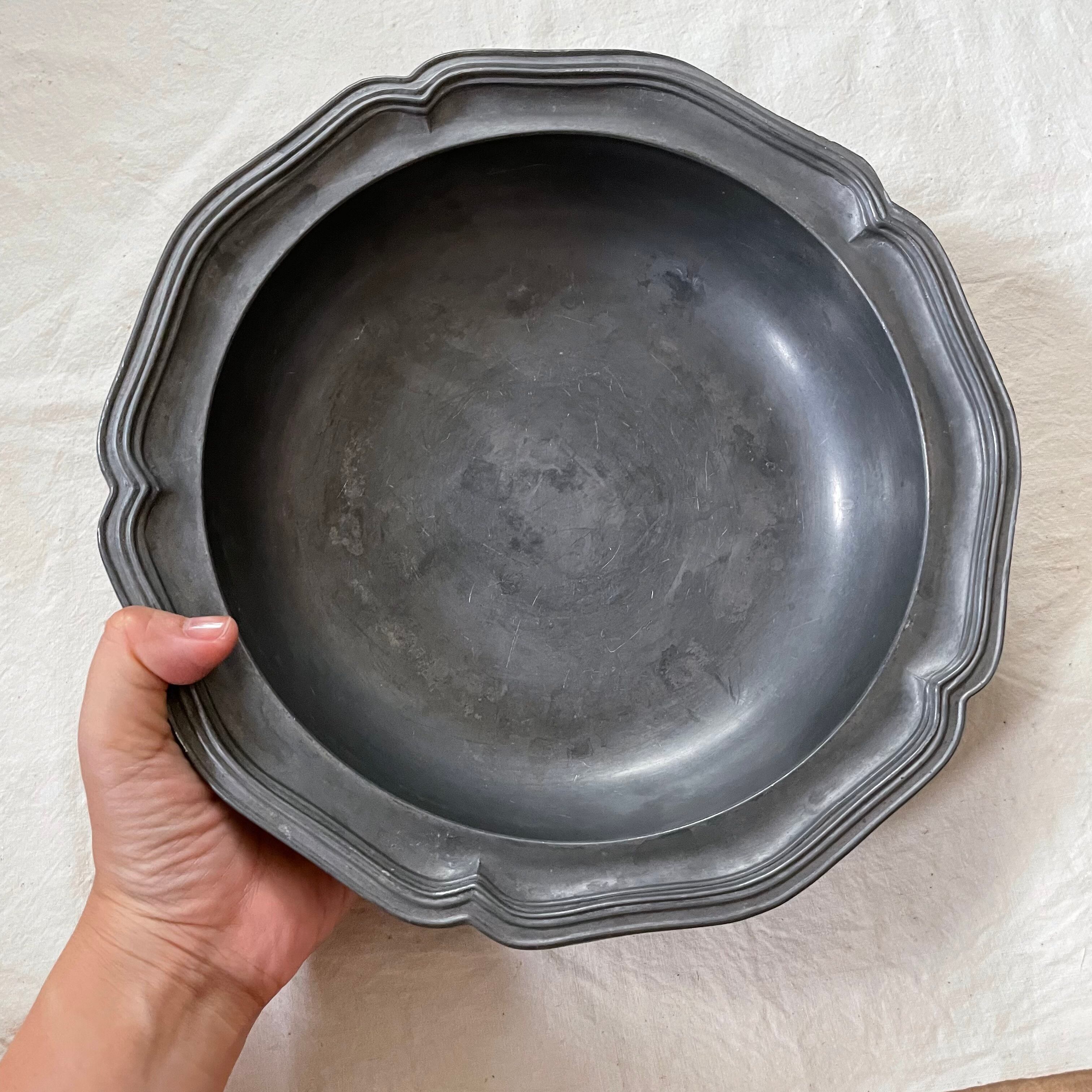 ピューターの花リムの大きな器