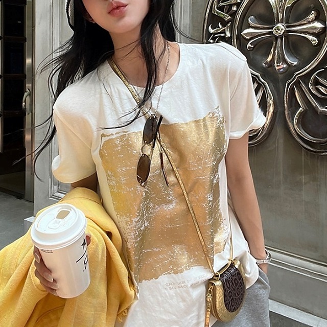 ゴールドフォイルプリントルーズＴシャツ［XS-L］
