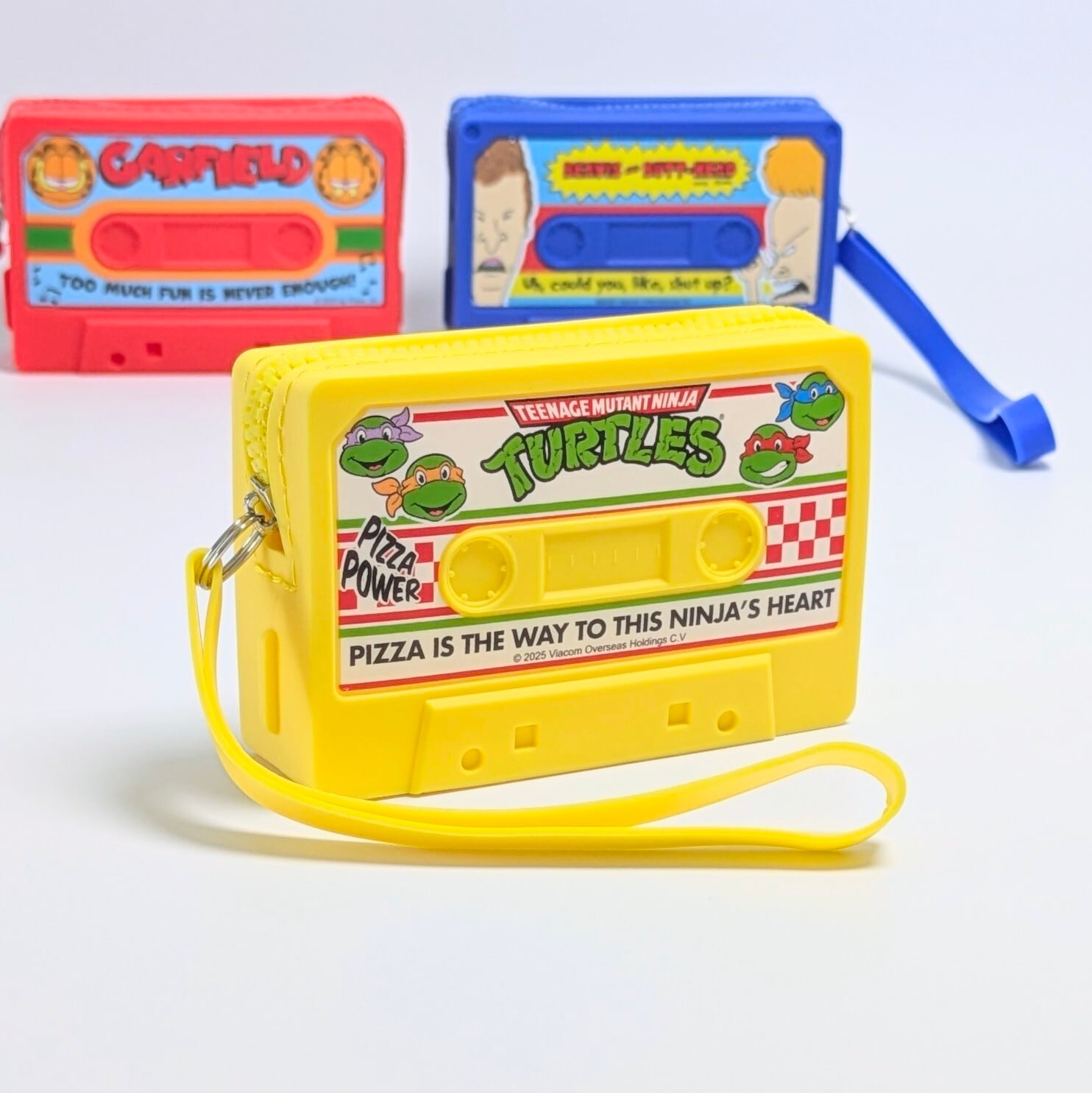 【 Teenage Mutant Ninja Turtles ( ティーンエイジ ミュータント ニンジャ タートルズ ) 】SILICONE POUCH ( シリコーンポーチ ) カセットテープ型 ストラップ付き / 小物入れ / コインケース / コスメポーチ / シリコン〚アメリカン雑貨 アメトイ〛
